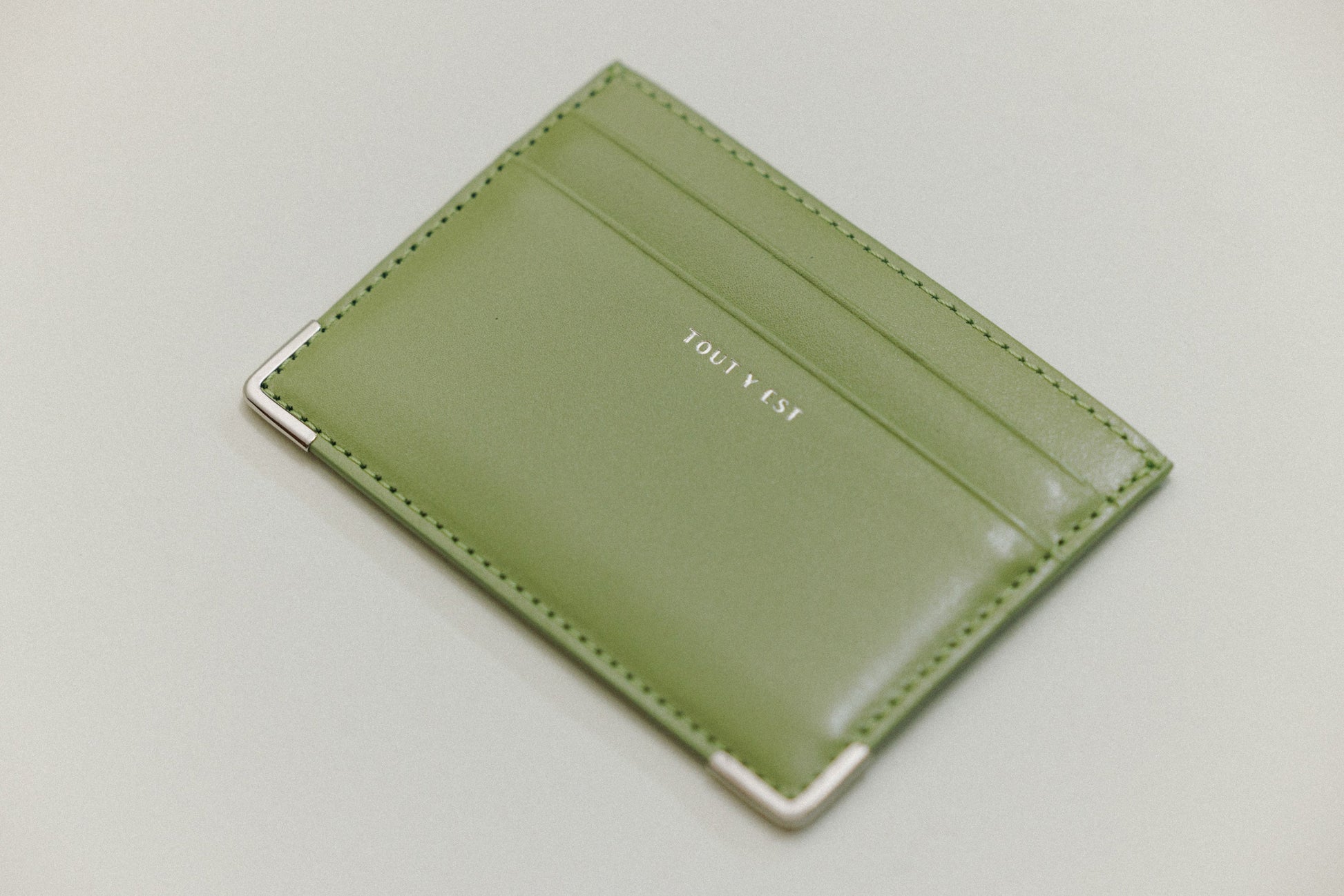 PORTE CARTES ANGLES OLIVE