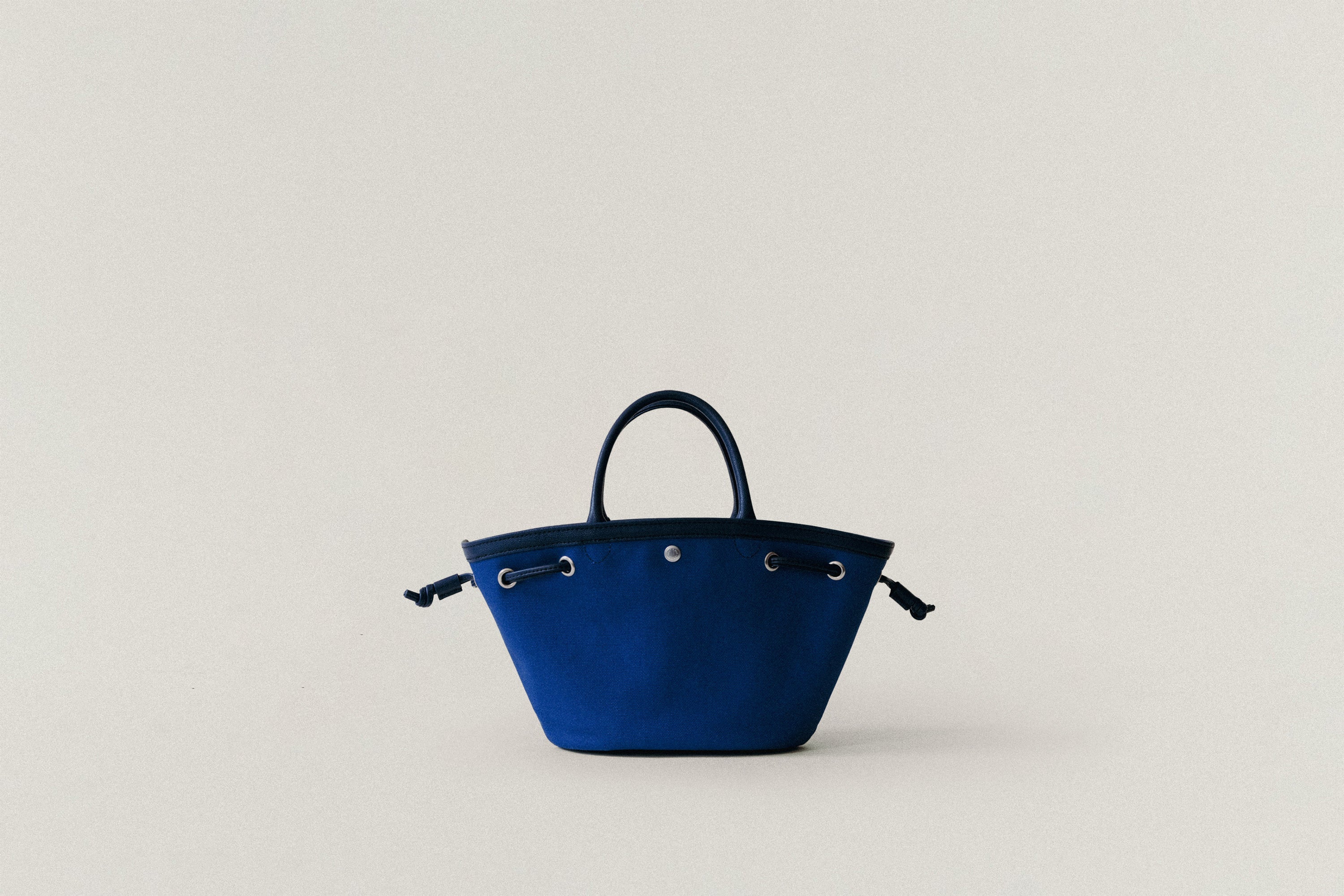 ★関税込★TOUT Y EST★SAC COQUILLE MINI ポーチ付きミニバック SAC COQUILLE MINI BLUE – TOUT Y EST EN