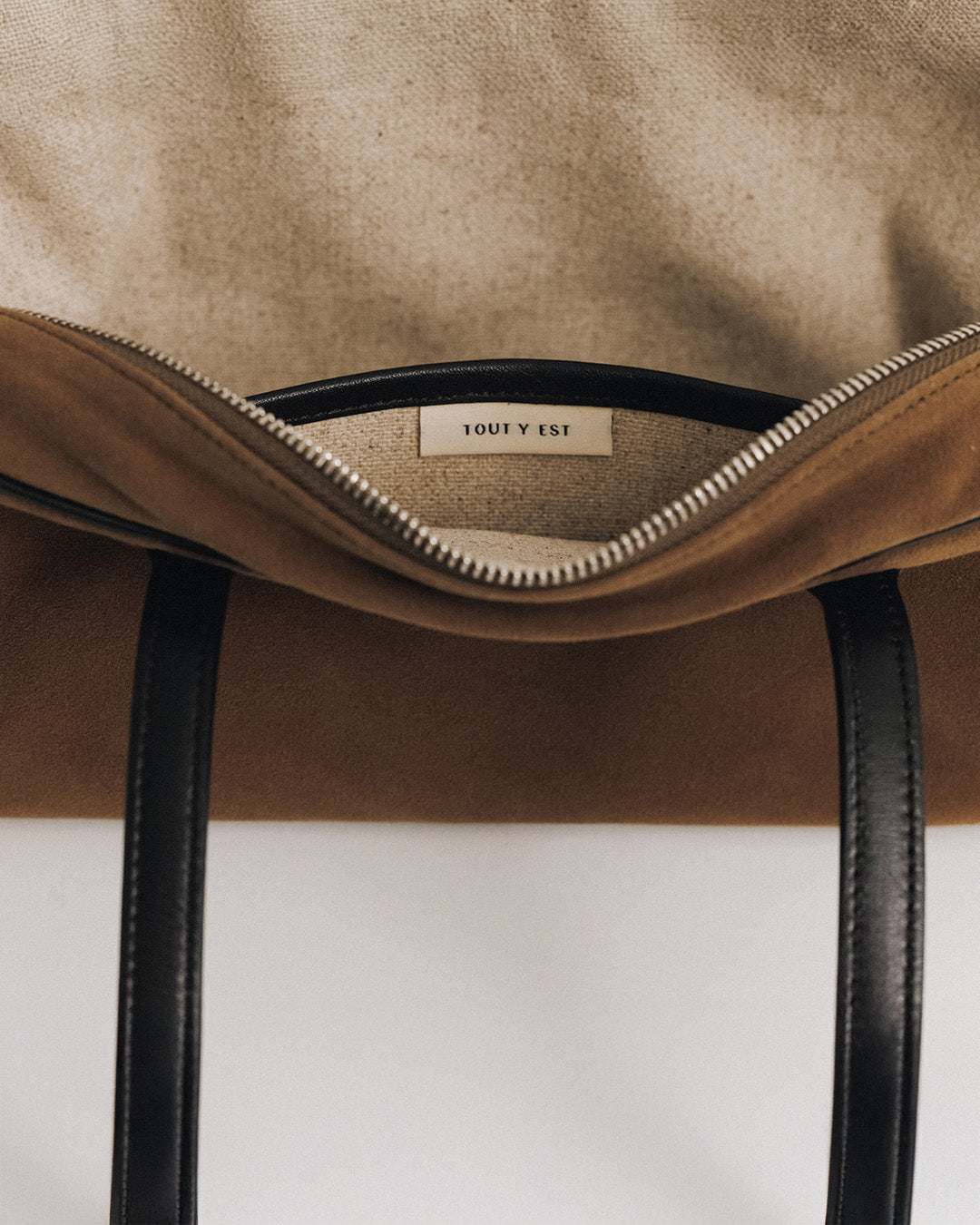 SAC LOQUET SMALL SUEDE BROWN – TOUT Y EST EN