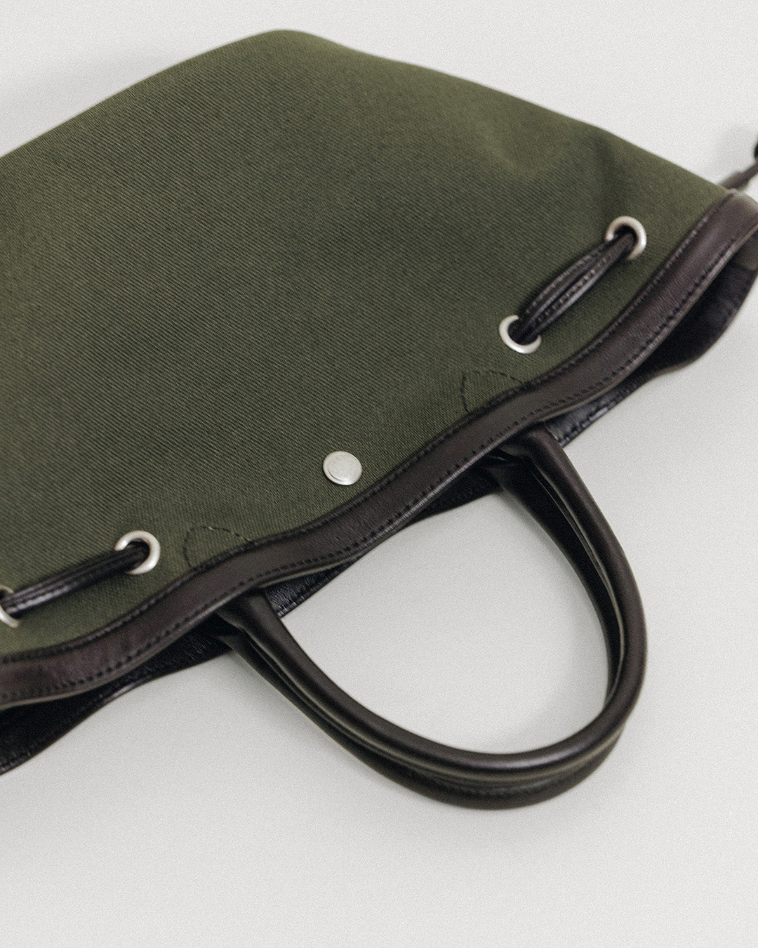 SAC COQUILLE MINI KHAKI – TOUT Y EST EN