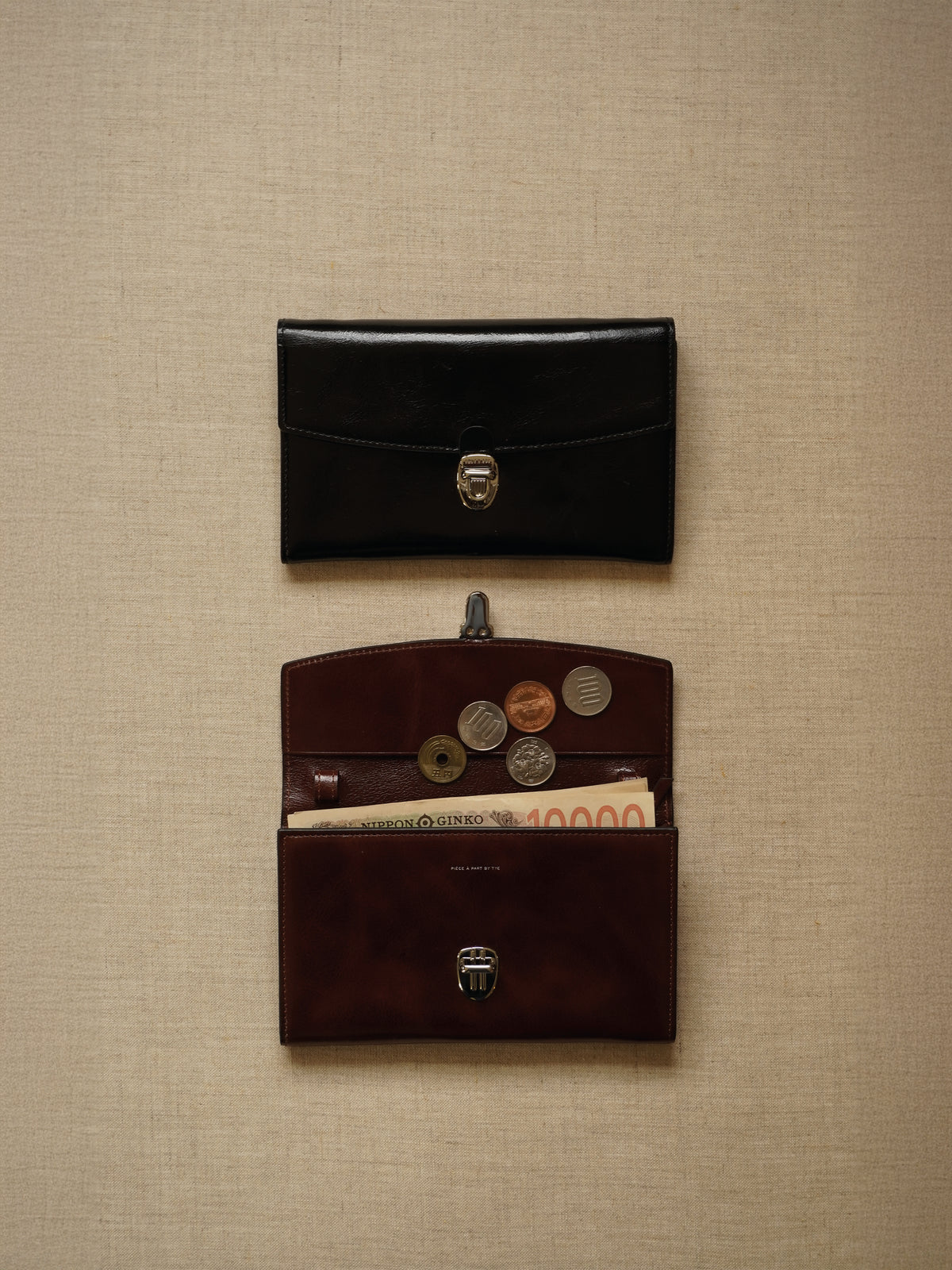 PORTE CARTES LOQUET ÉPAULE BROWN