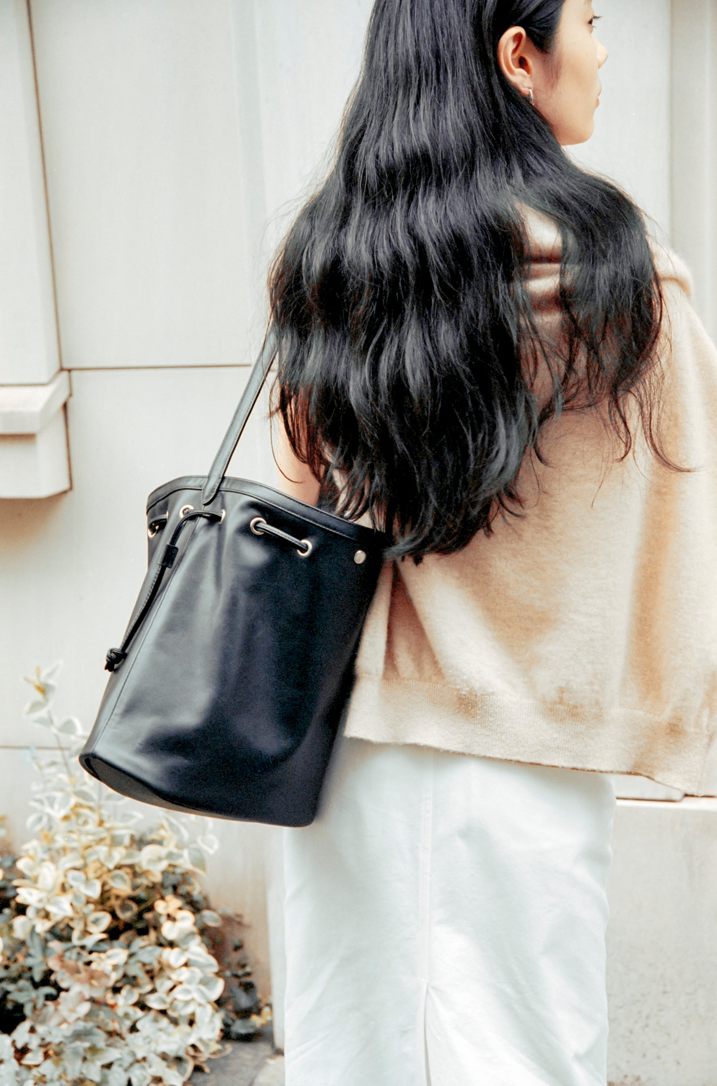 SAC COQUILLE BUCKET SOFT BLACK – TOUT Y EST EN