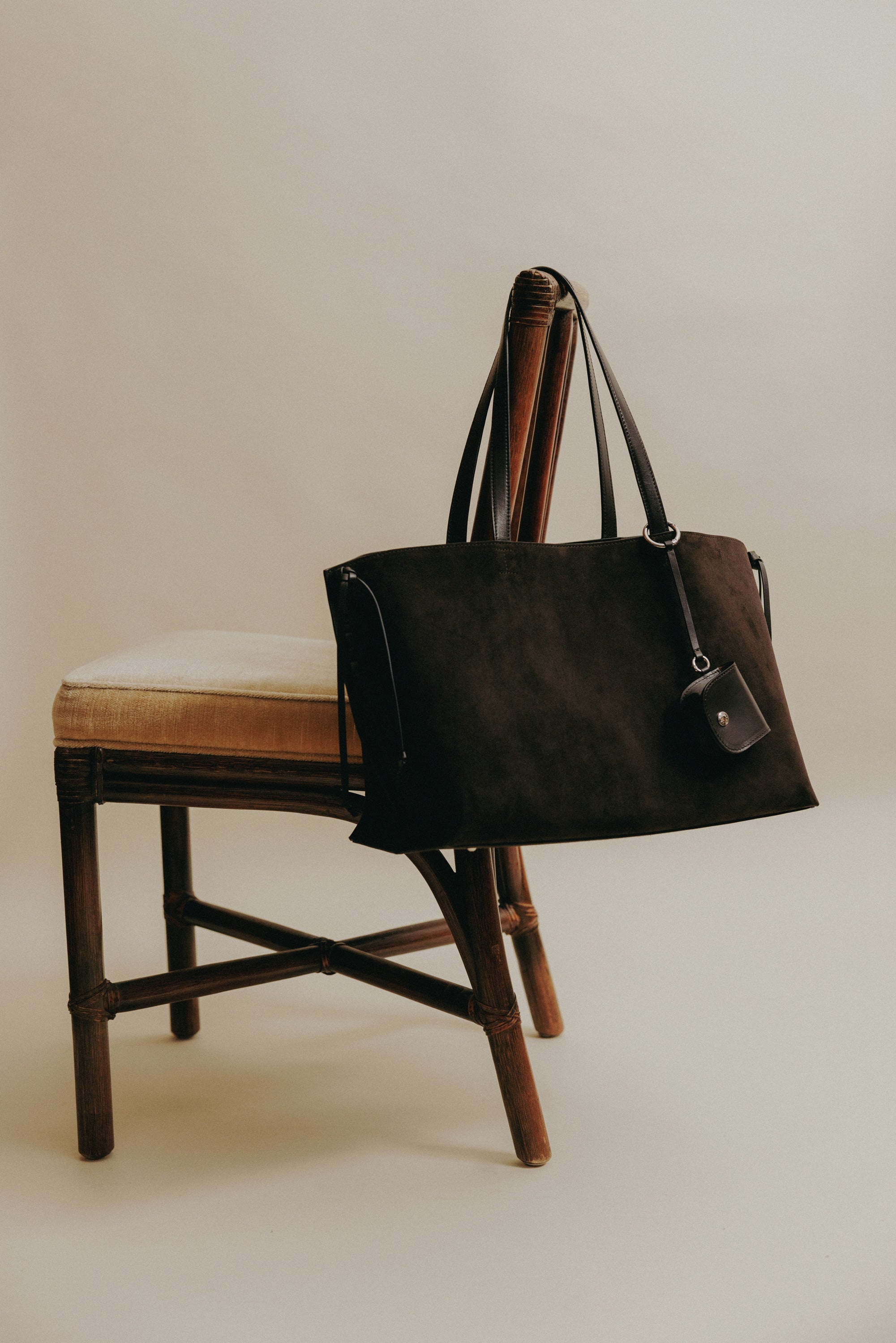 靴 TOUT Y EST / FLAT SABINE SUEDE / BROWN TOUT Y EST / FLAT SABINE SUEDE / BROWNの通販はau PAY マーケット