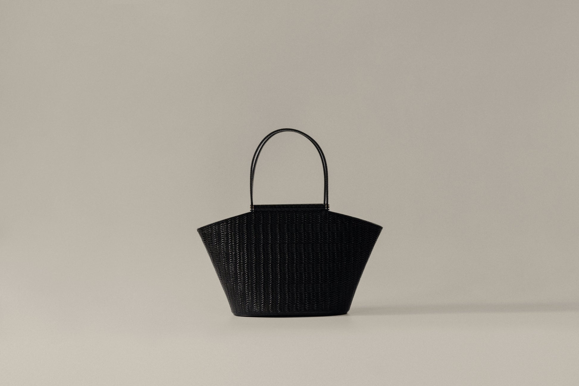 SAC ÉTIRÉ SMALL WEAVE BLACK