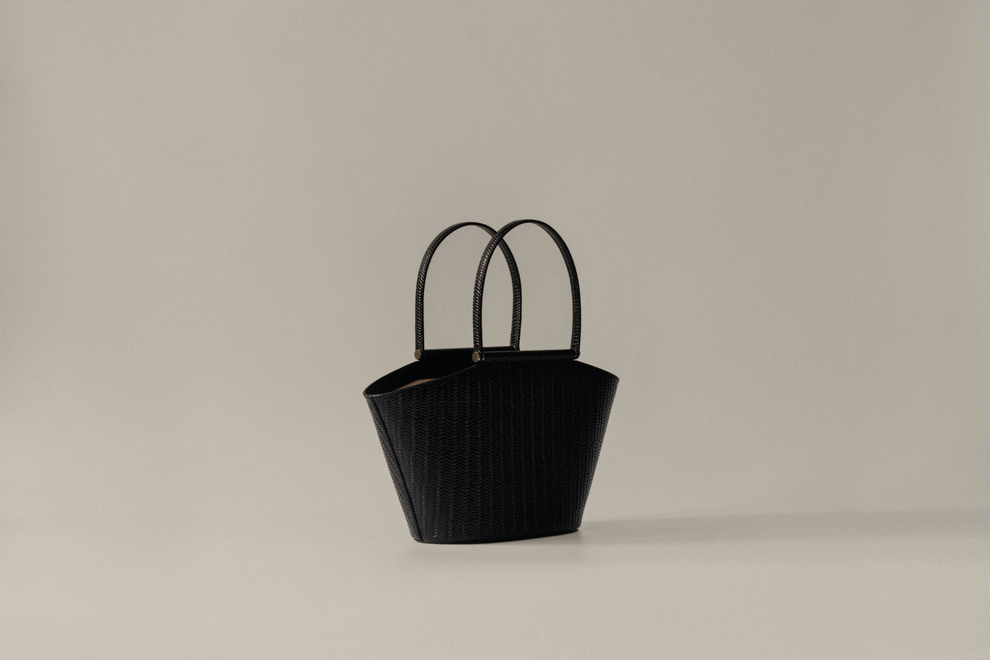 SAC ÉTIRÉ SMALL WEAVE BLACK