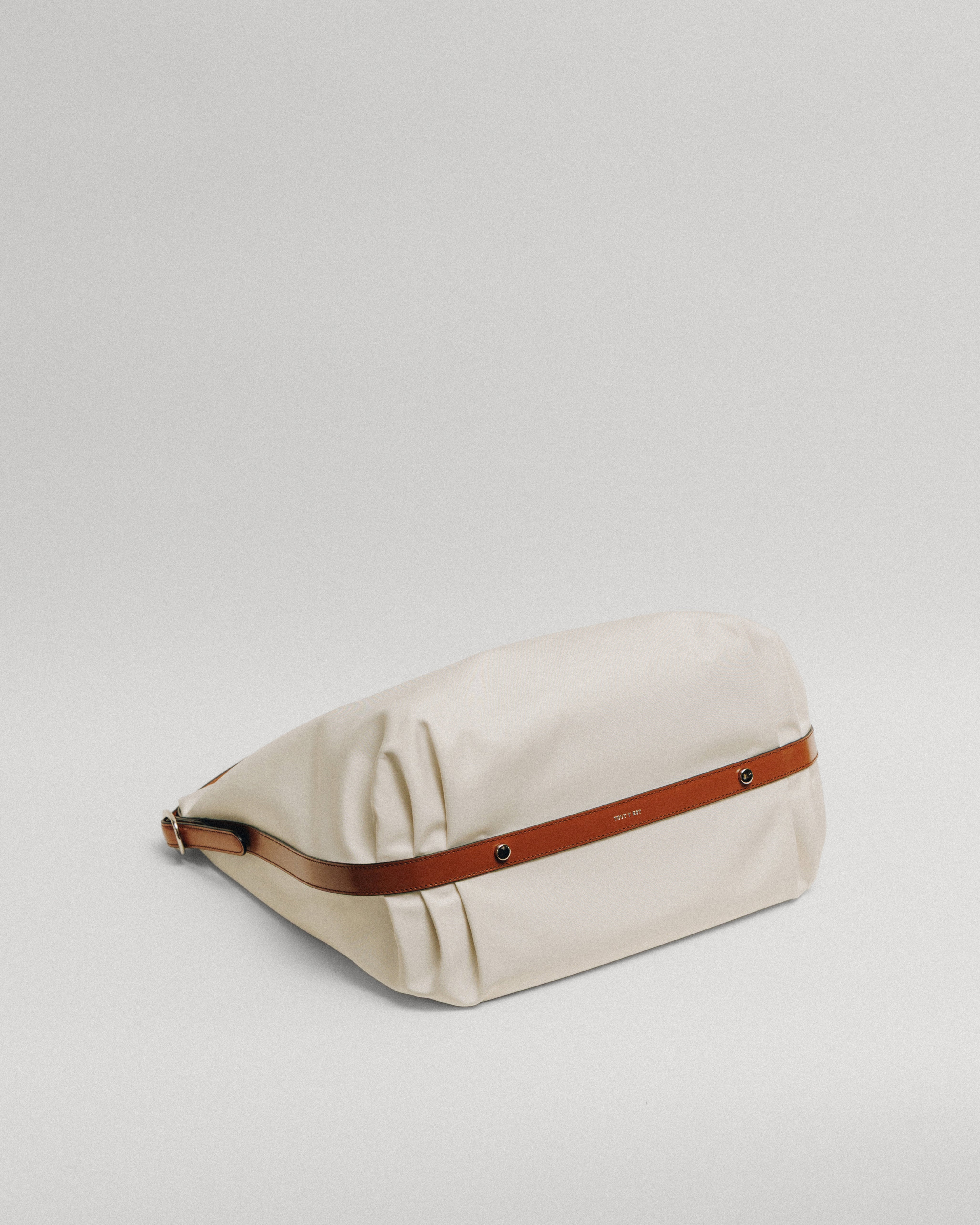 【TOUT Y EST】SAC CANOT TOILE SMALL アイボリー SAC CANOT TOILE IVORY – TOUT Y EST EN