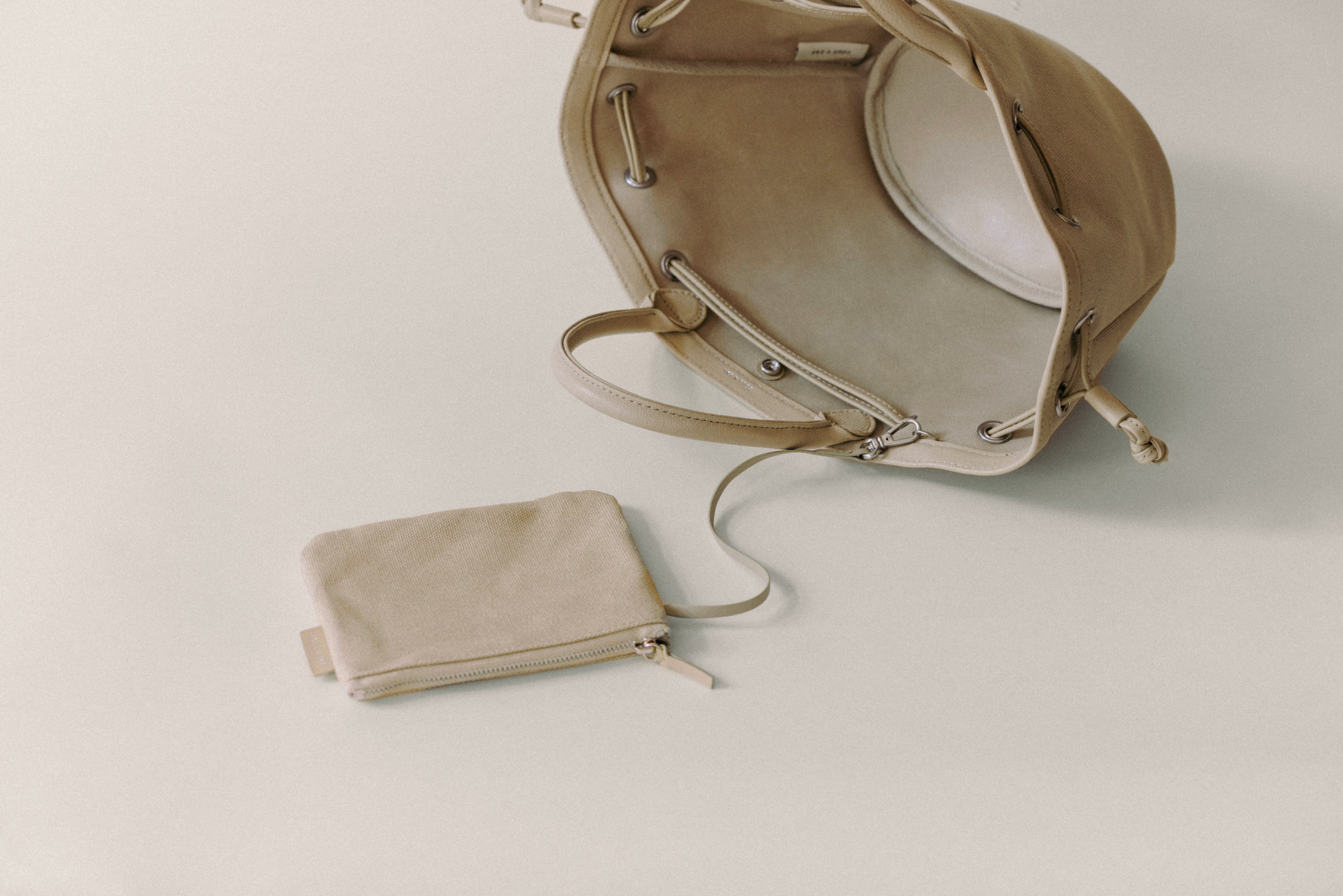 SAC COQUILLE MINI BEIGE – TOUT Y EST EN