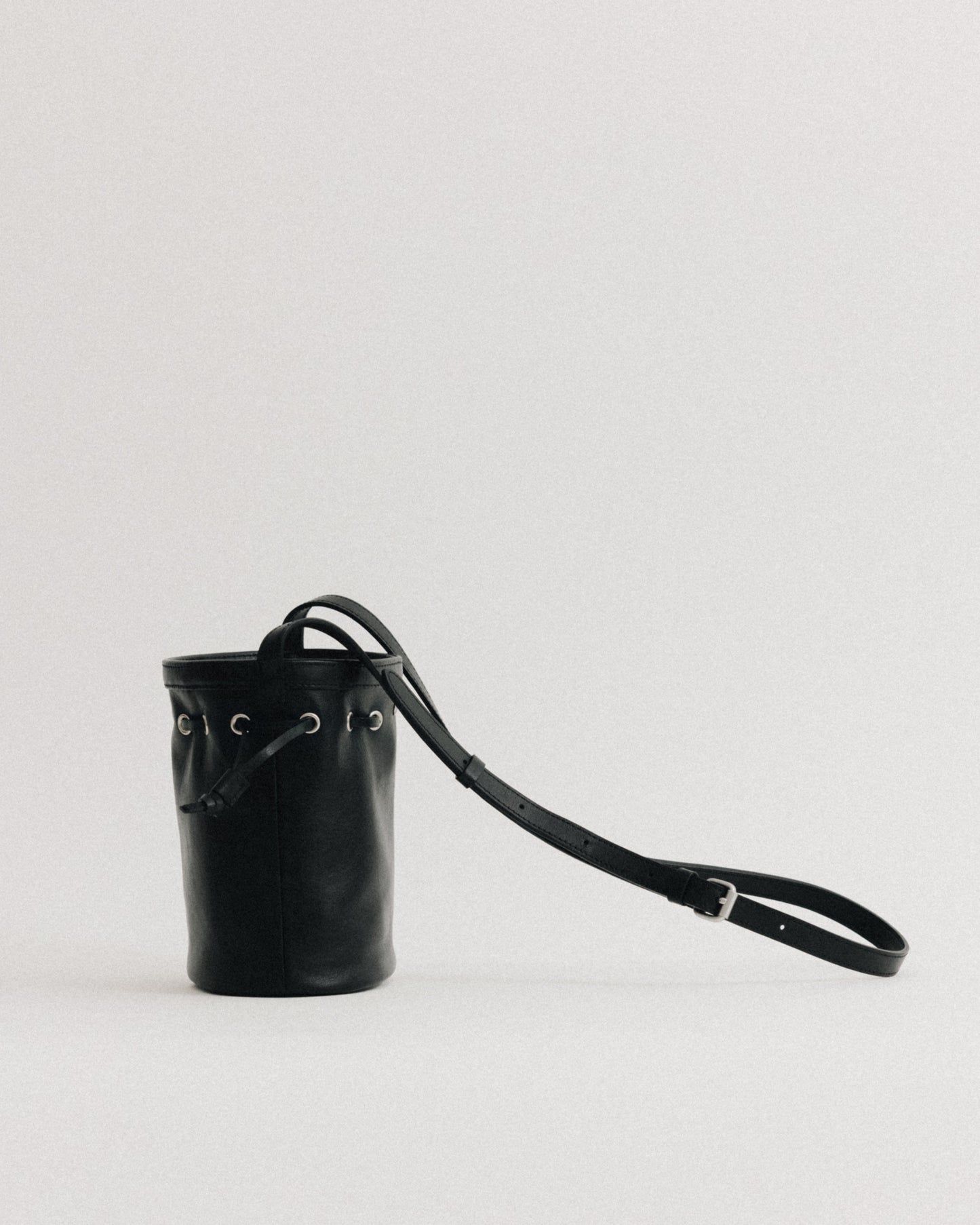 SAC COQUILLE BUCKET MINI SOFT BLACK