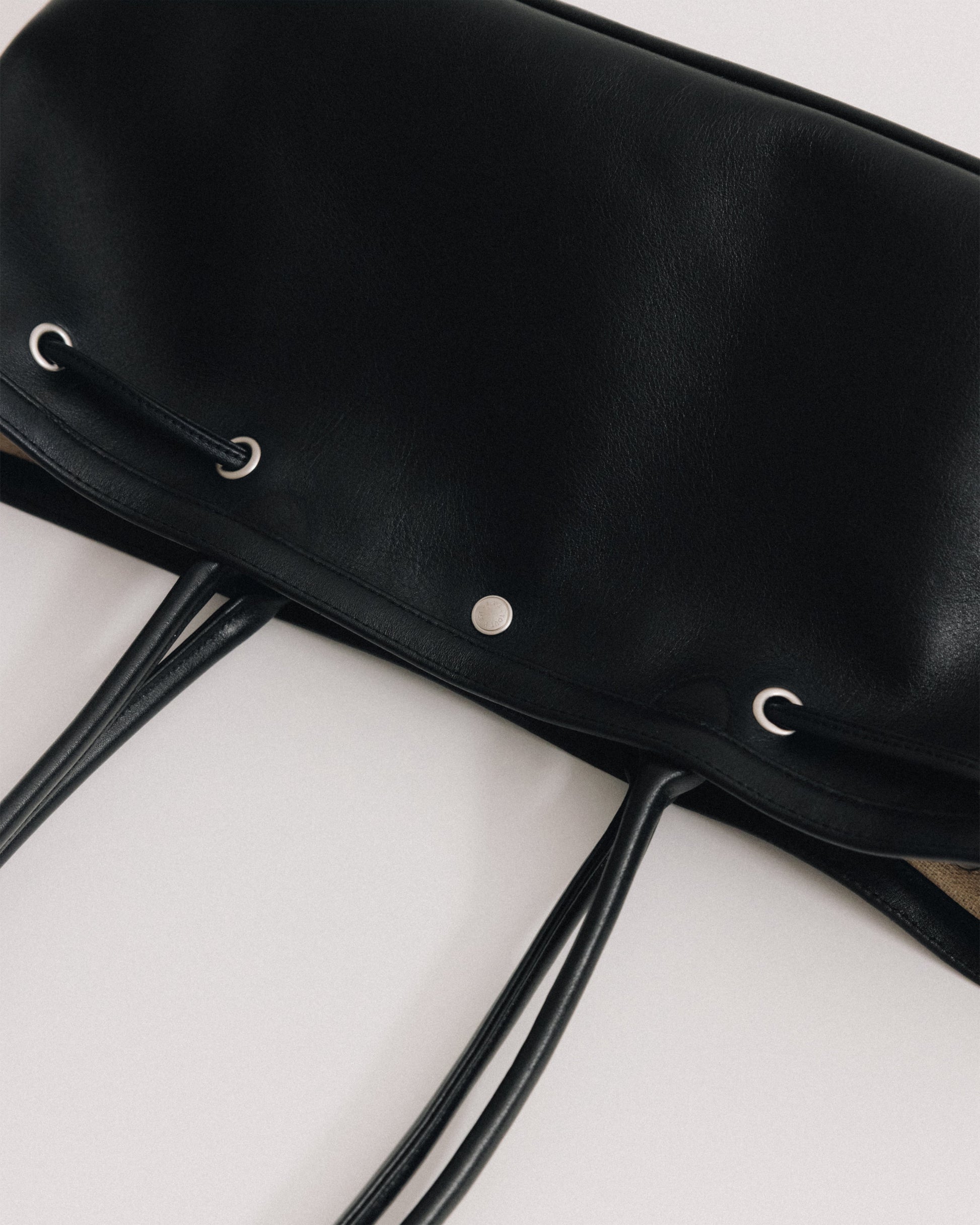 SAC COQUILLE BASSE SOFT BLACK