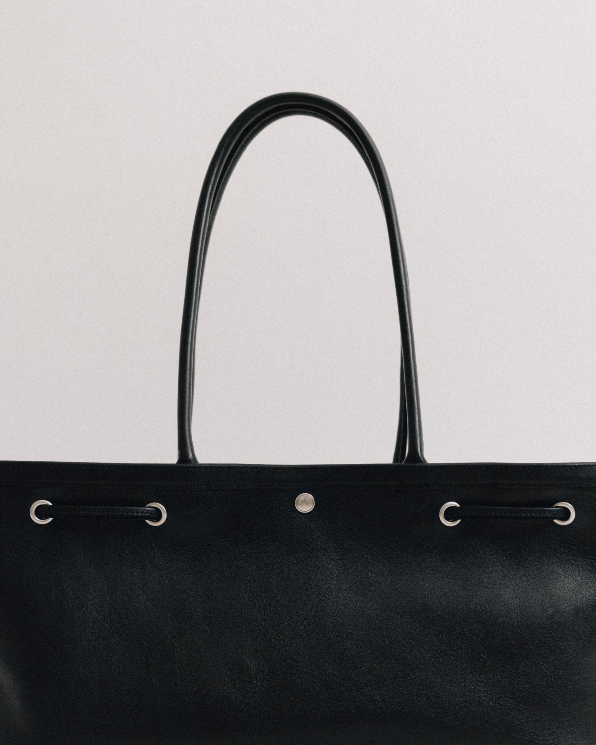 SAC COQUILLE BASSE SOFT BLACK