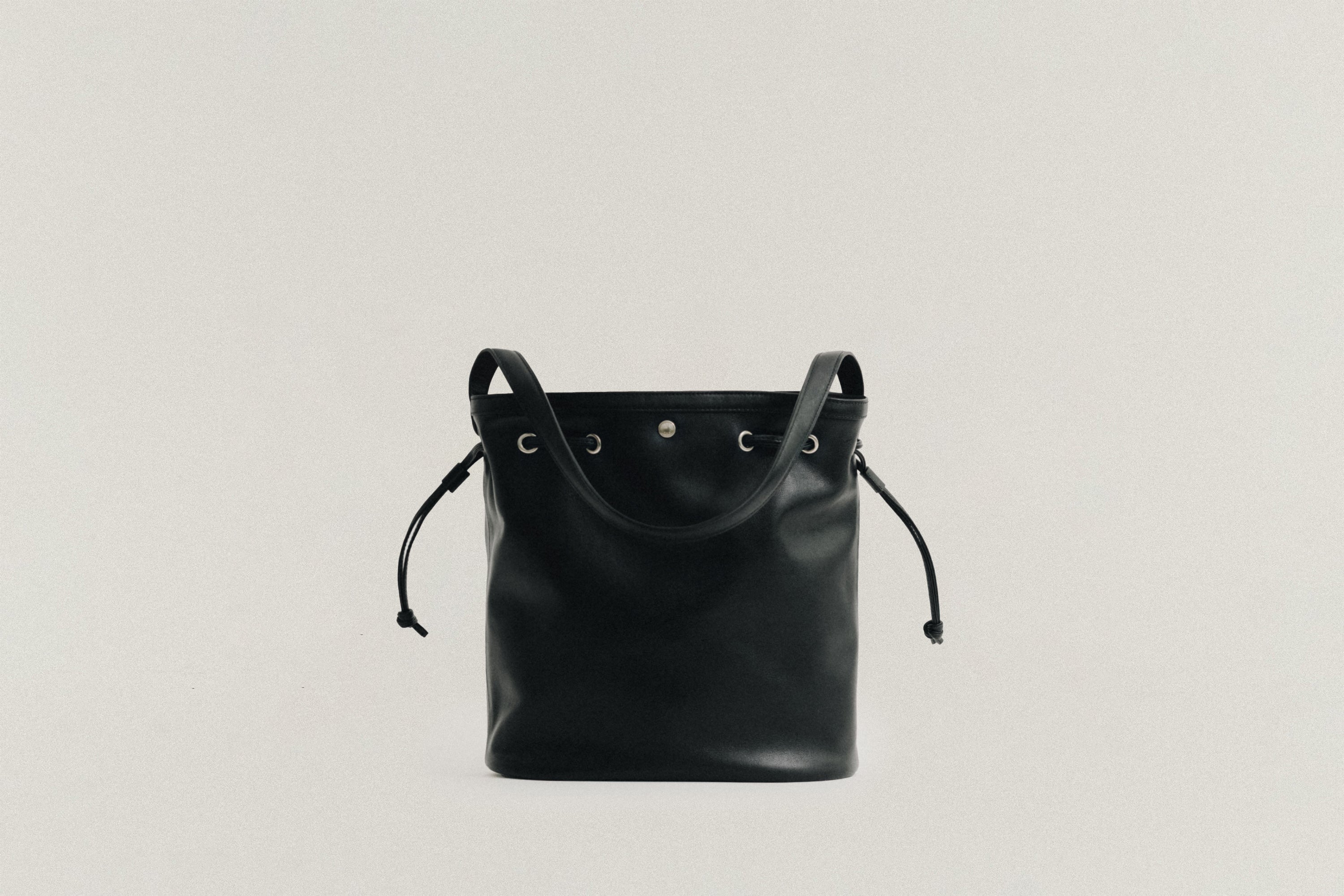 トゥティエ　SAC COQUILLE BUCKET MINI KHAKI SAC COQUILLE BUCKET MINI KHAKI – TOUT Y EST JP
