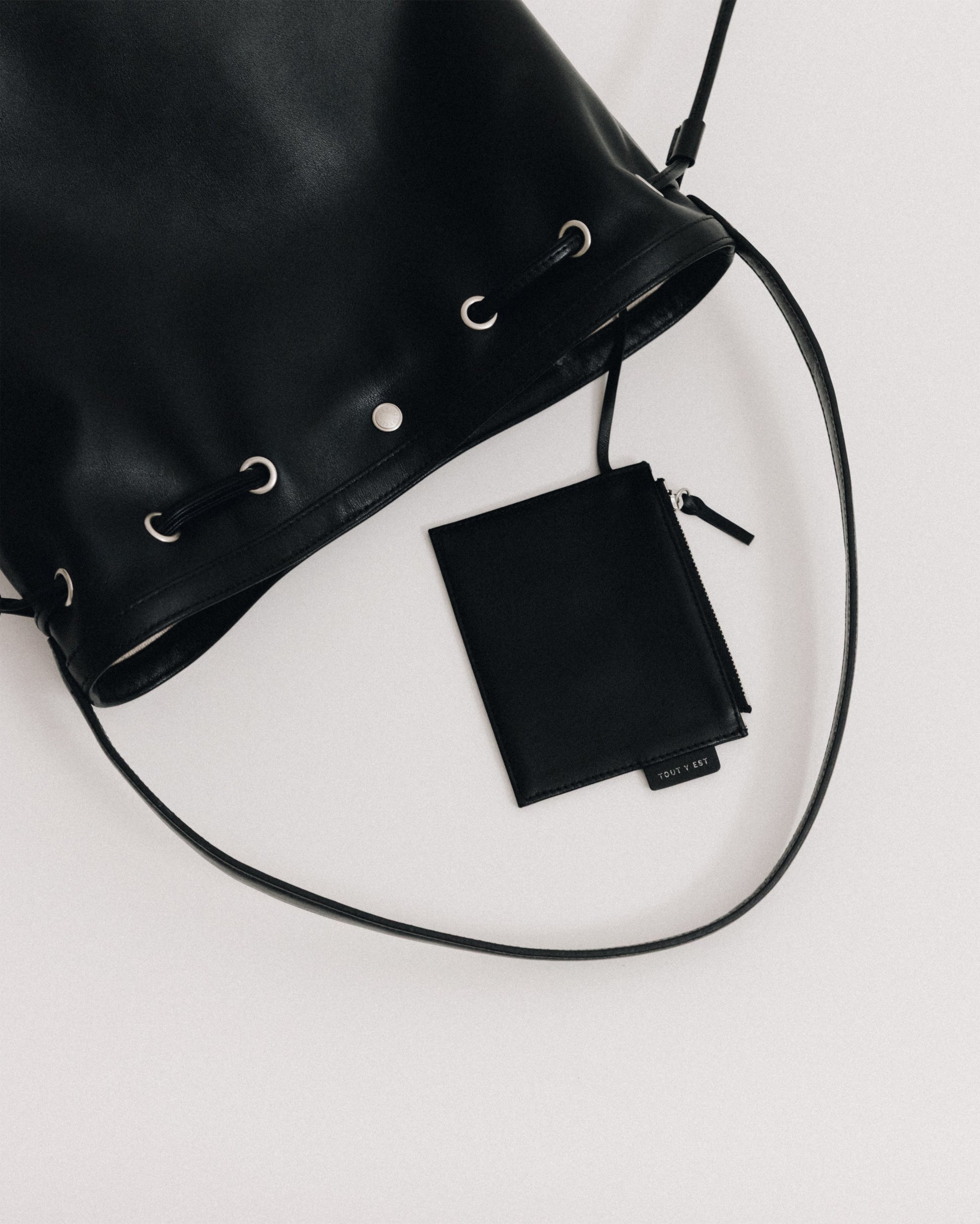 SAC COQUILLE BUCKET SOFT BLACK