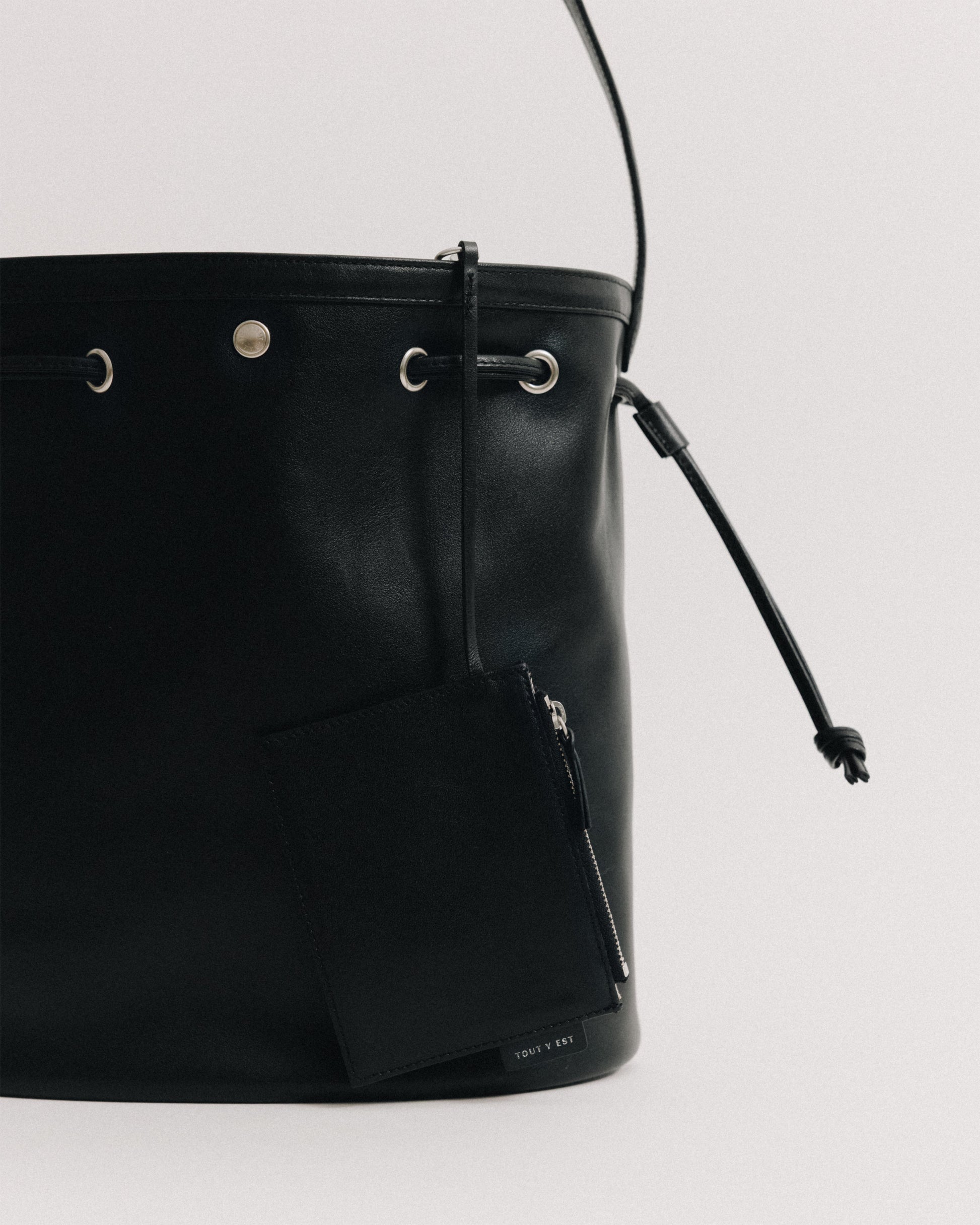 SAC COQUILLE BUCKET SOFT BLACK