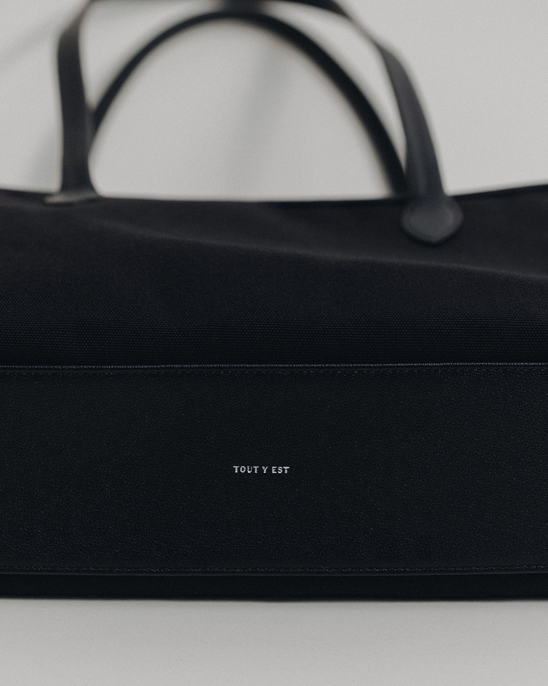 TOUT Y EST SAC LOQUET TOILE SMALL トゥティエ SAC LOQUET TOILE SMALL BLACK – TOUT Y EST EN
