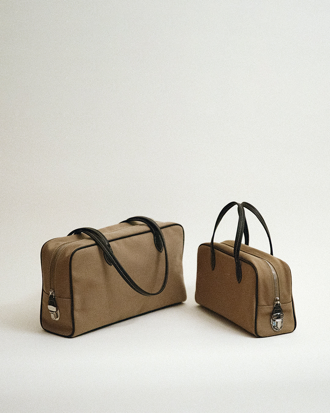 TOUT Y EST SAC LOQUET TOILE SMALL トゥティエ SAC LOQUET TOILE SMALL BEIGE – TOUT Y EST EN