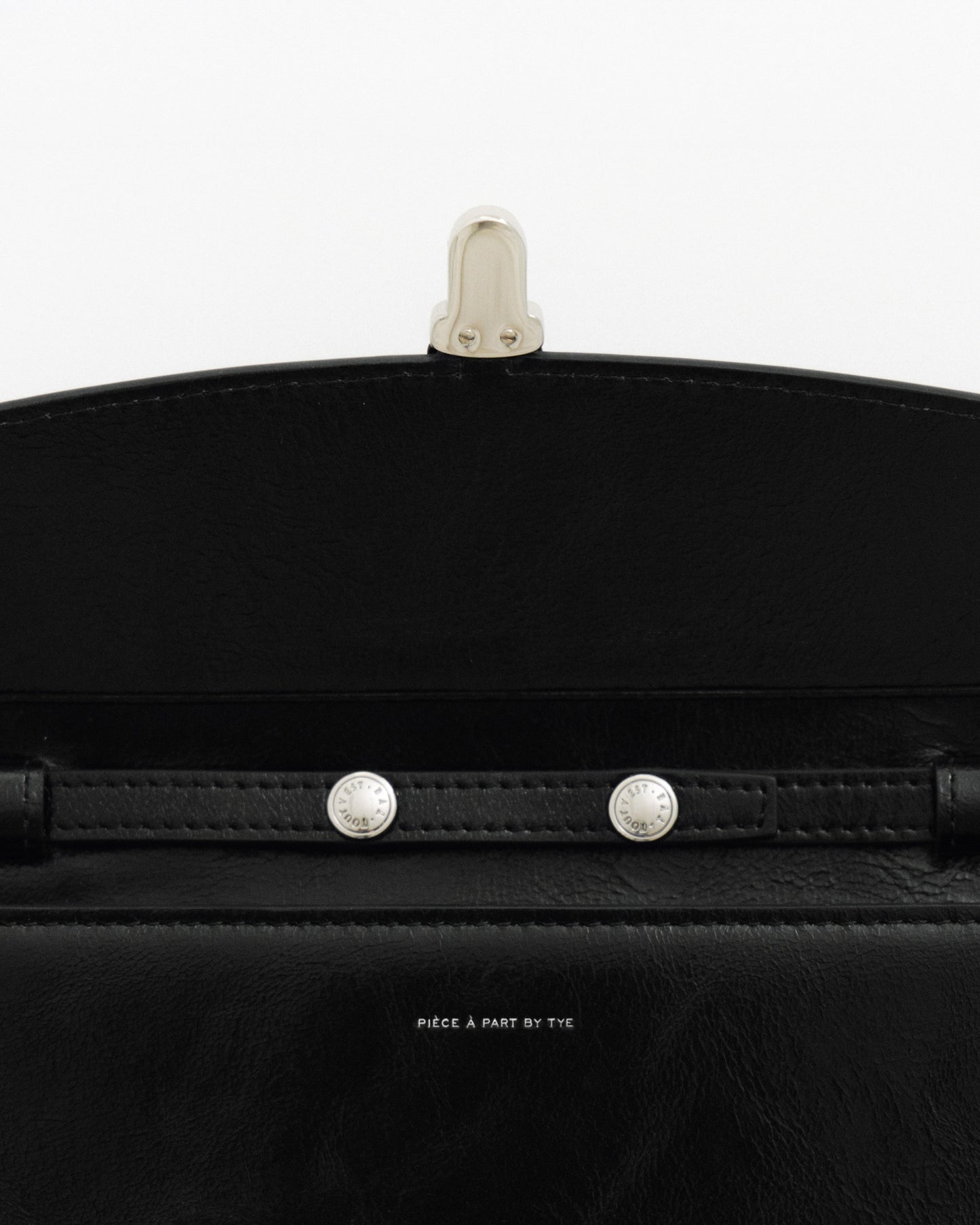 PORTE CARTES LOQUET ÉPAULE BLACK