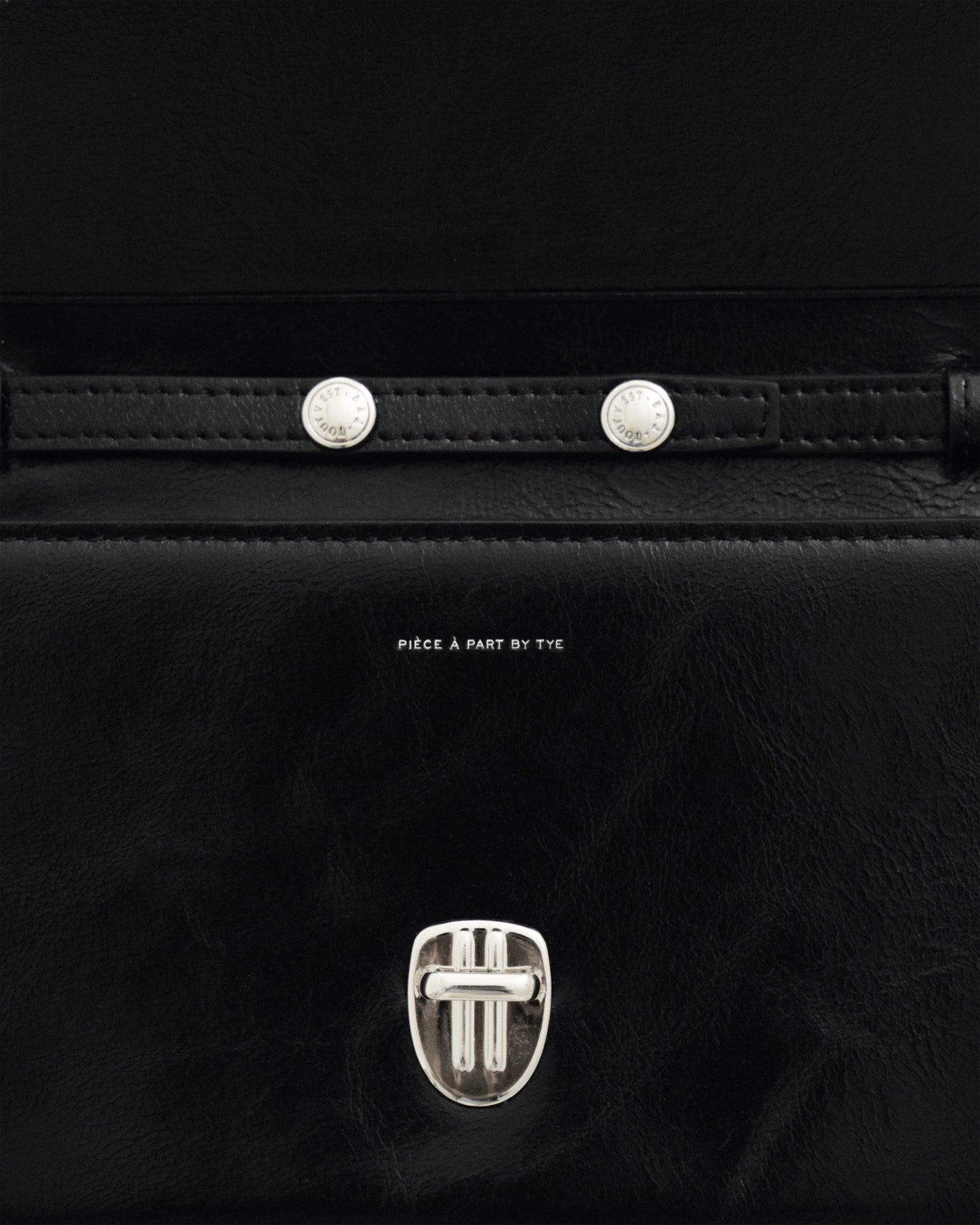 PORTE CARTES LOQUET ÉPAULE BLACK
