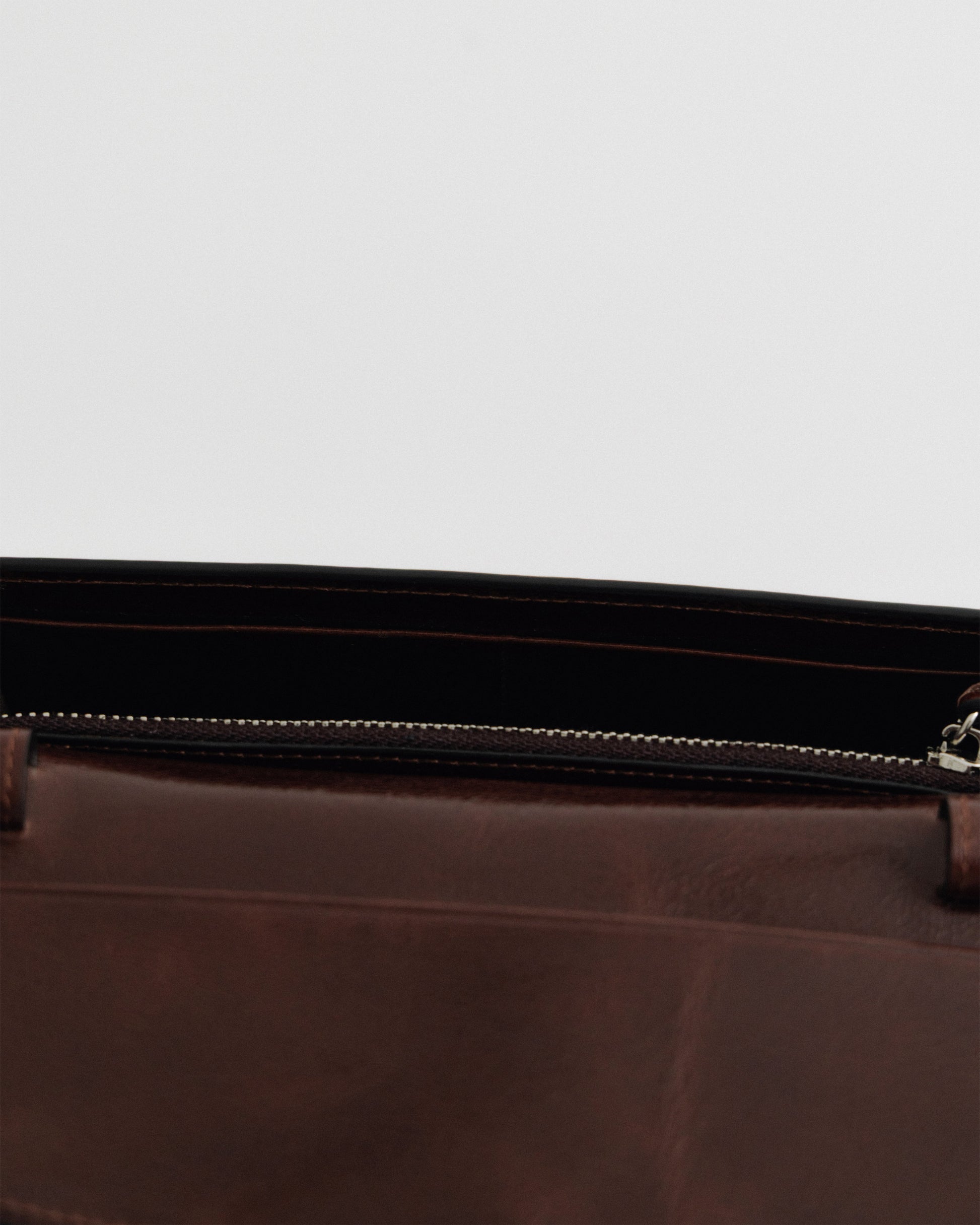 PORTE CARTES LOQUET ÉPAULE BROWN