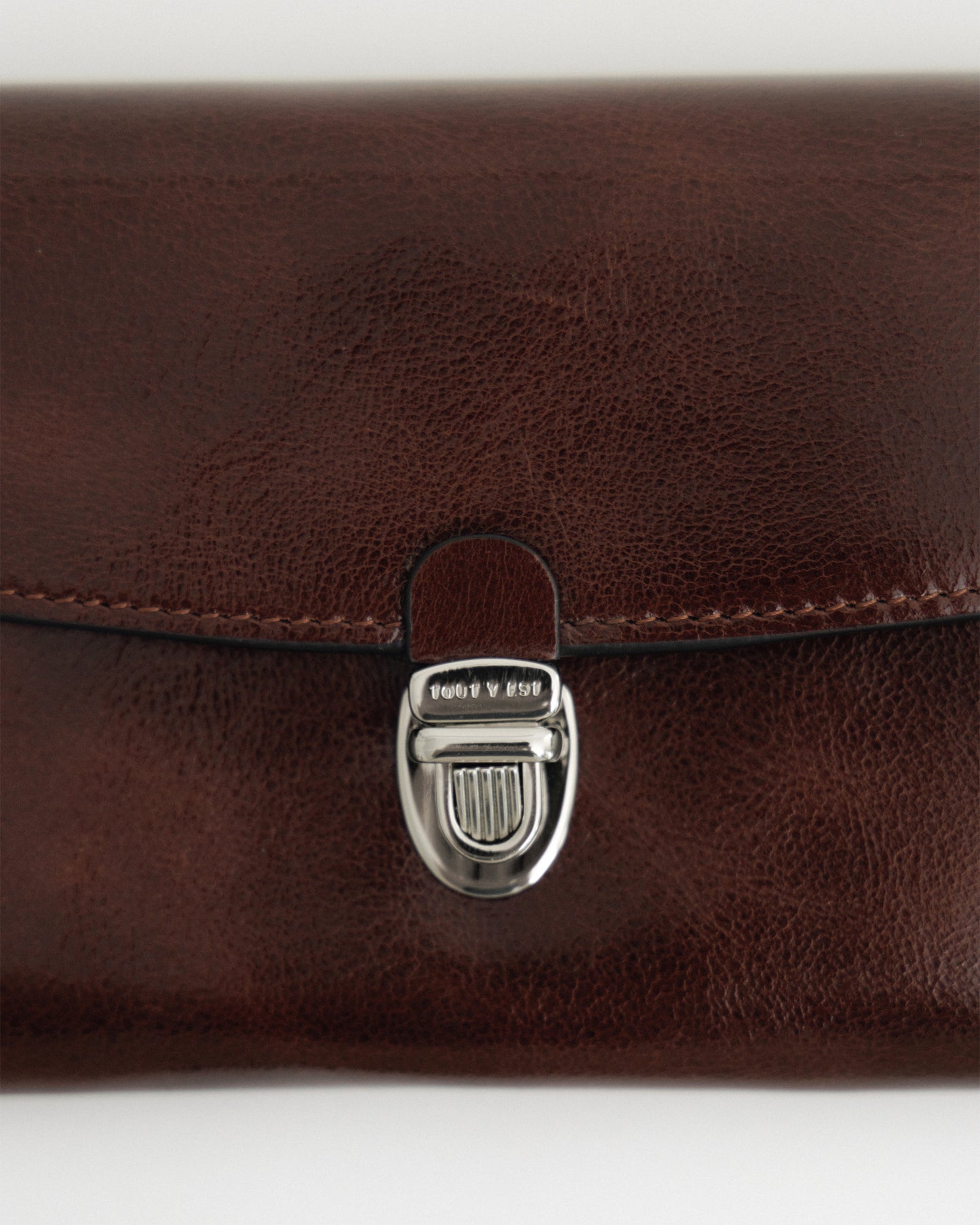 PORTE CARTES LOQUET ÉPAULE BROWN