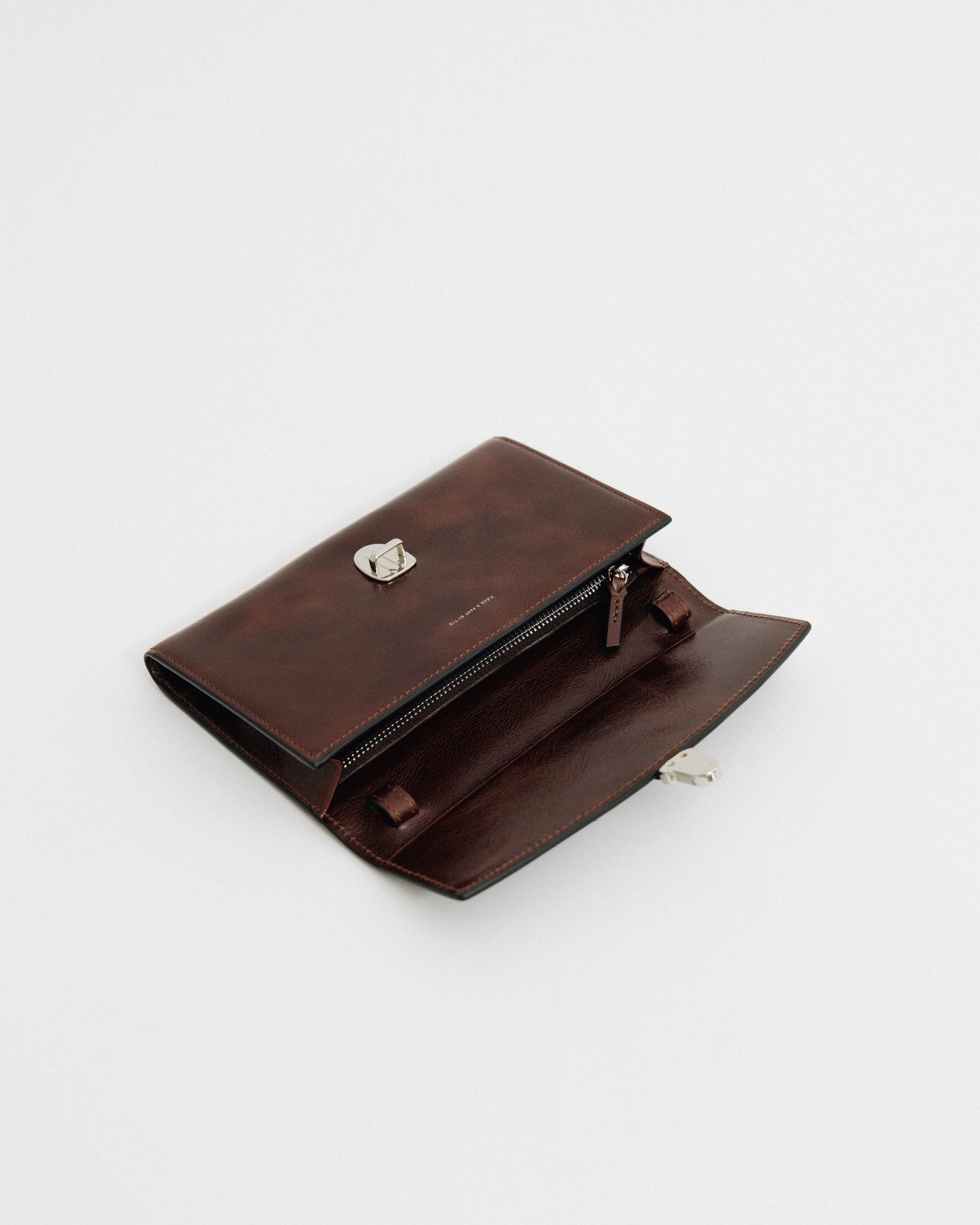 PORTE CARTES LOQUET ÉPAULE BROWN