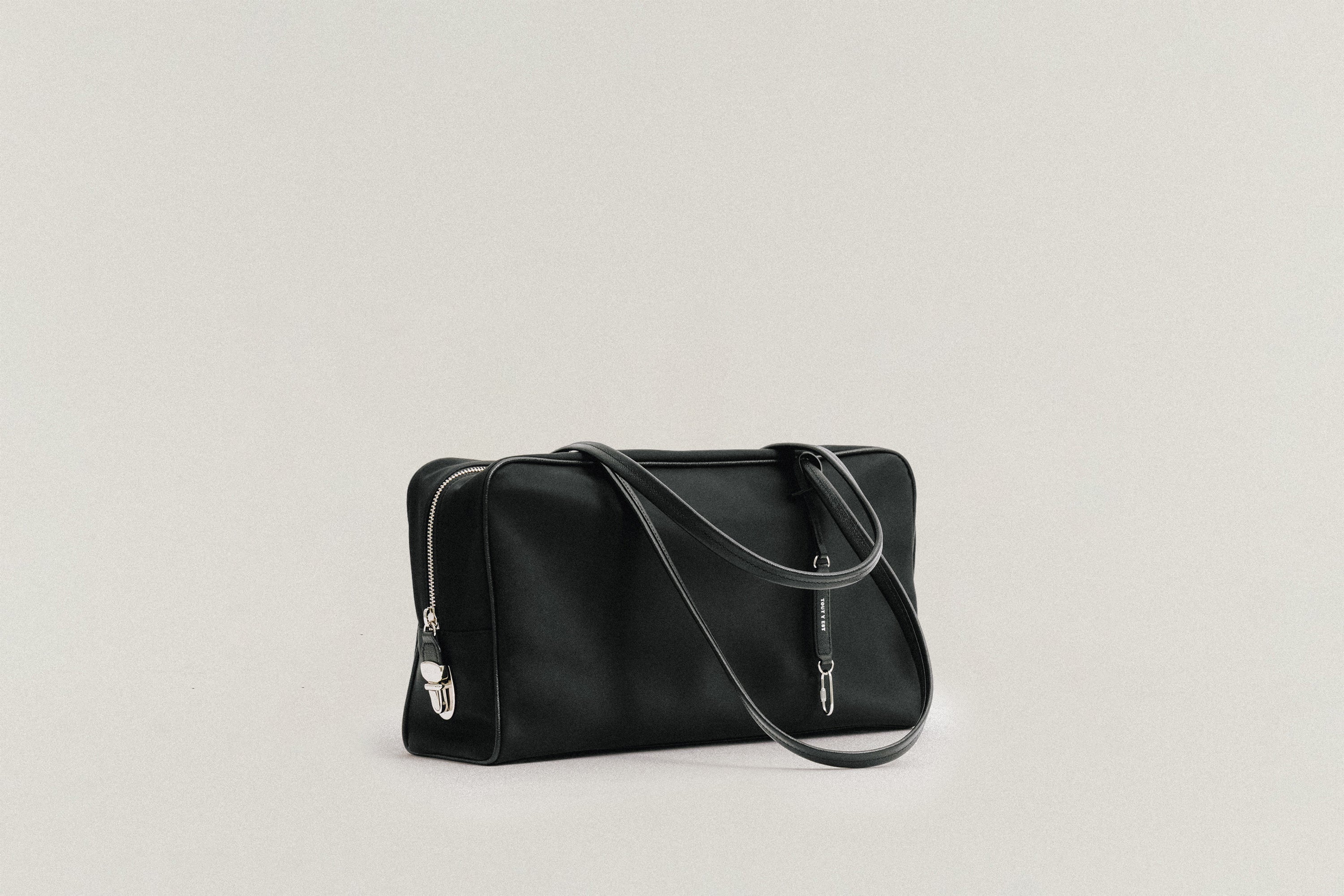 BAGS – TOUT Y EST EN