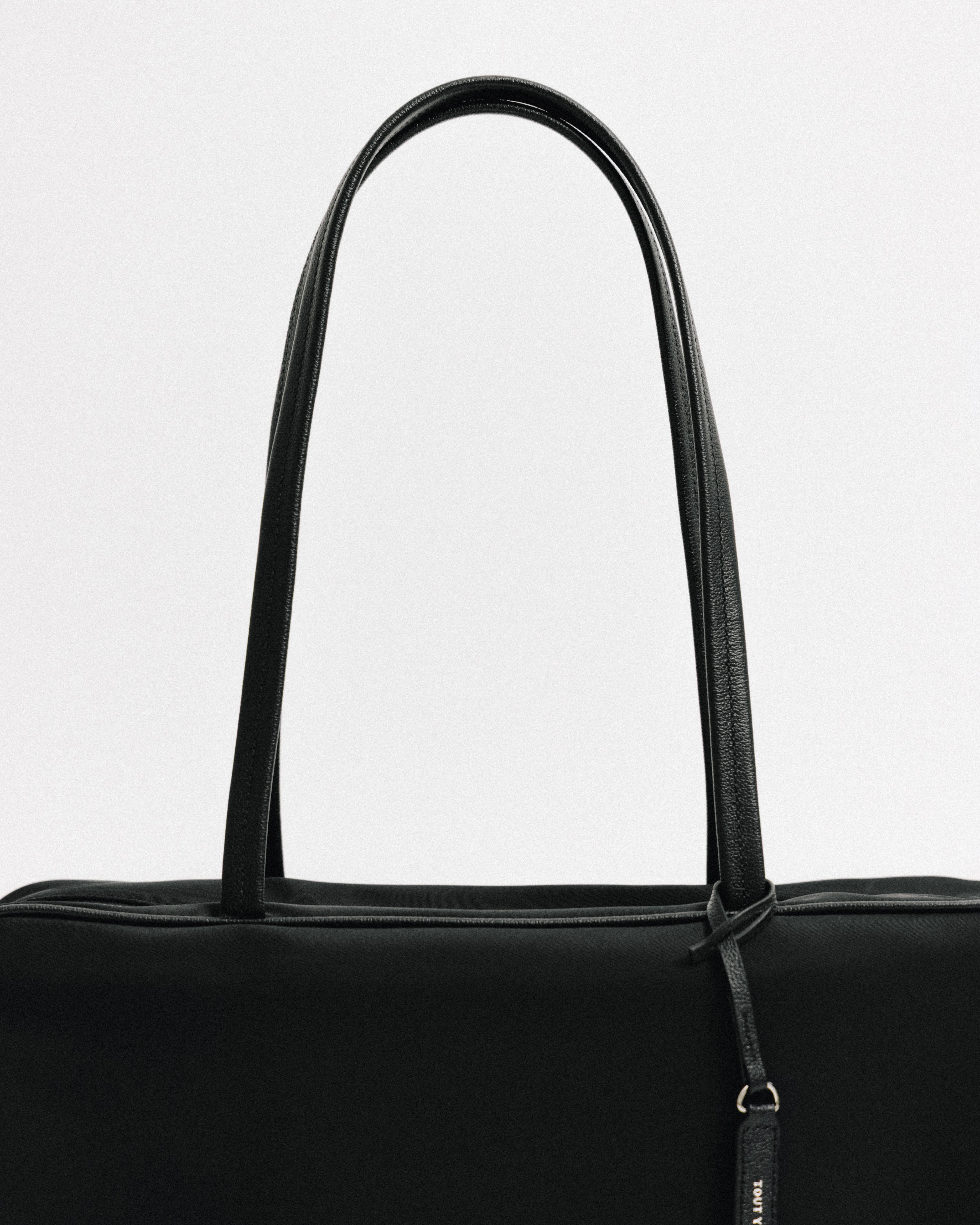 TOUT Y EST SAC LOQUET NYLON ブラック SAC LOQUET NYLON BLACK – TOUT Y EST EN