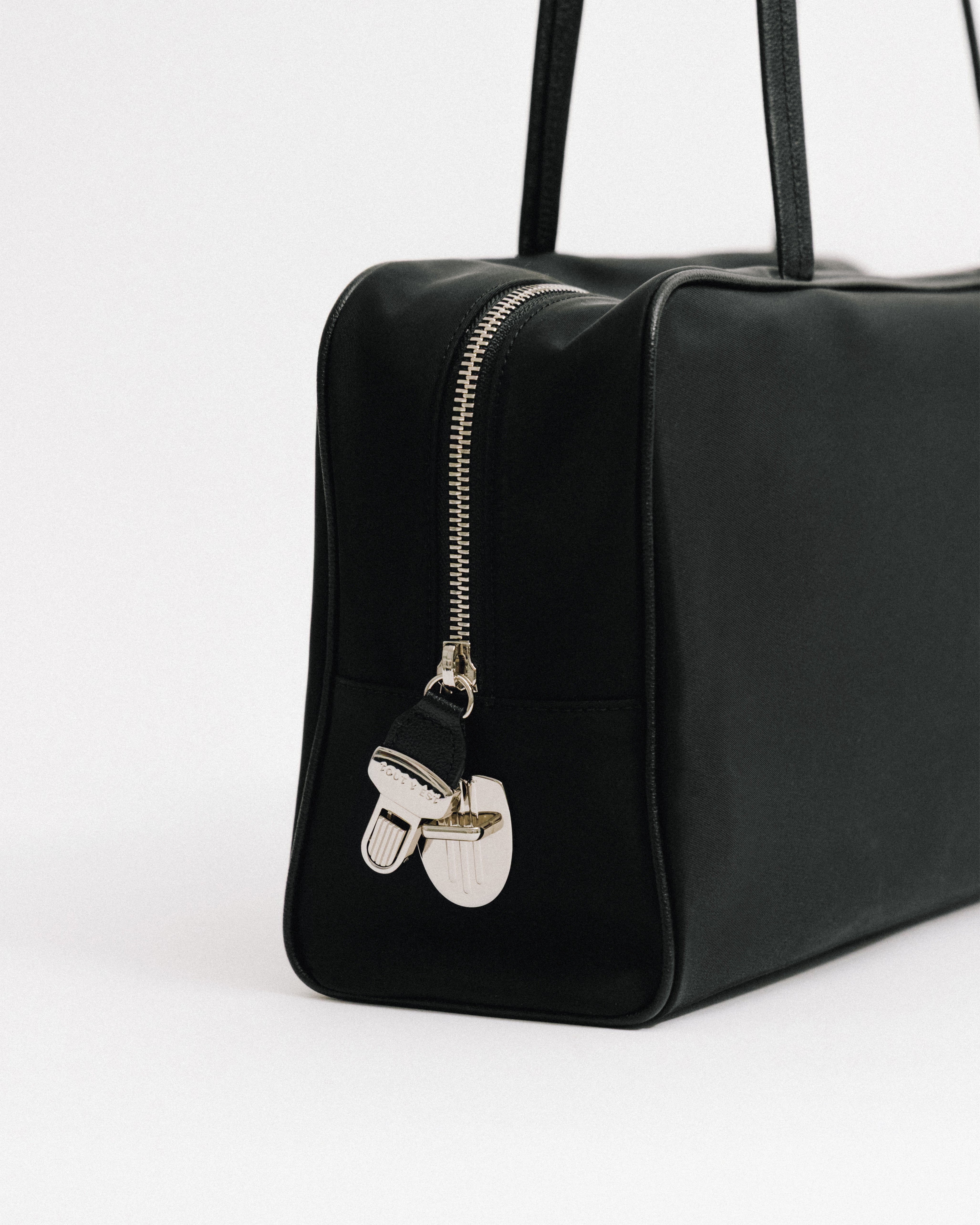 SAC LOQUET NYLON BLACK – TOUT Y EST EN