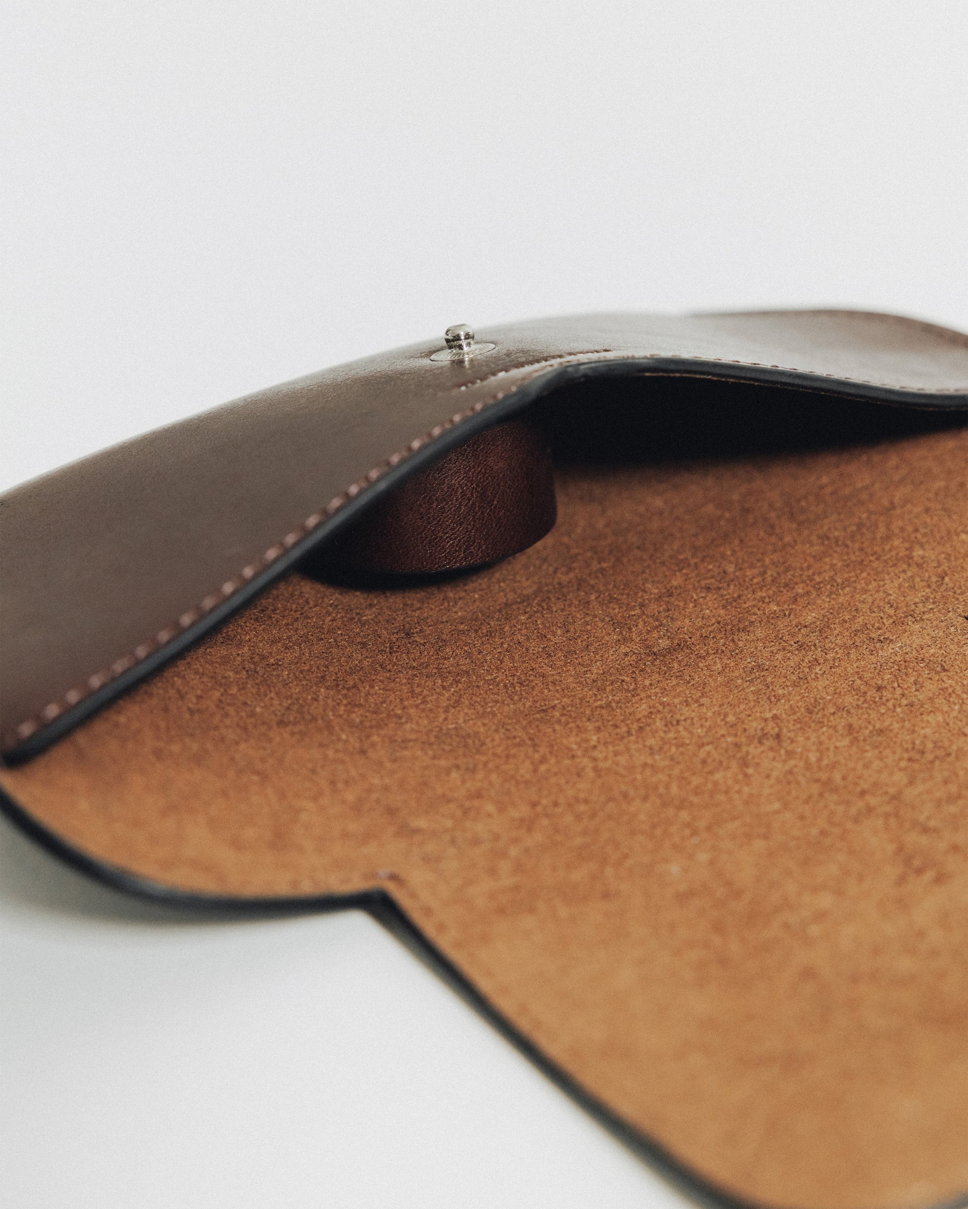 POCHE LUNETTES BROWN