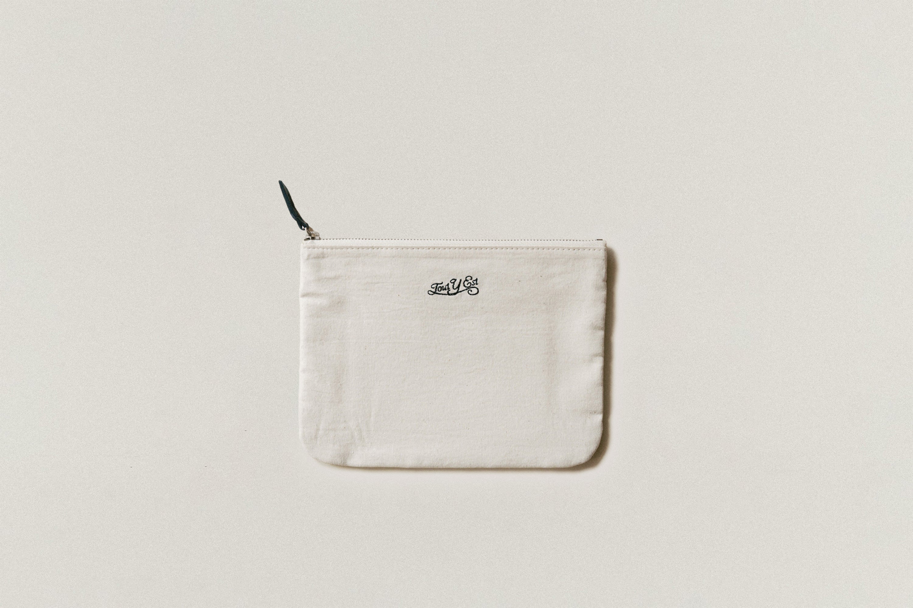 POUCH – TOUT Y EST JP