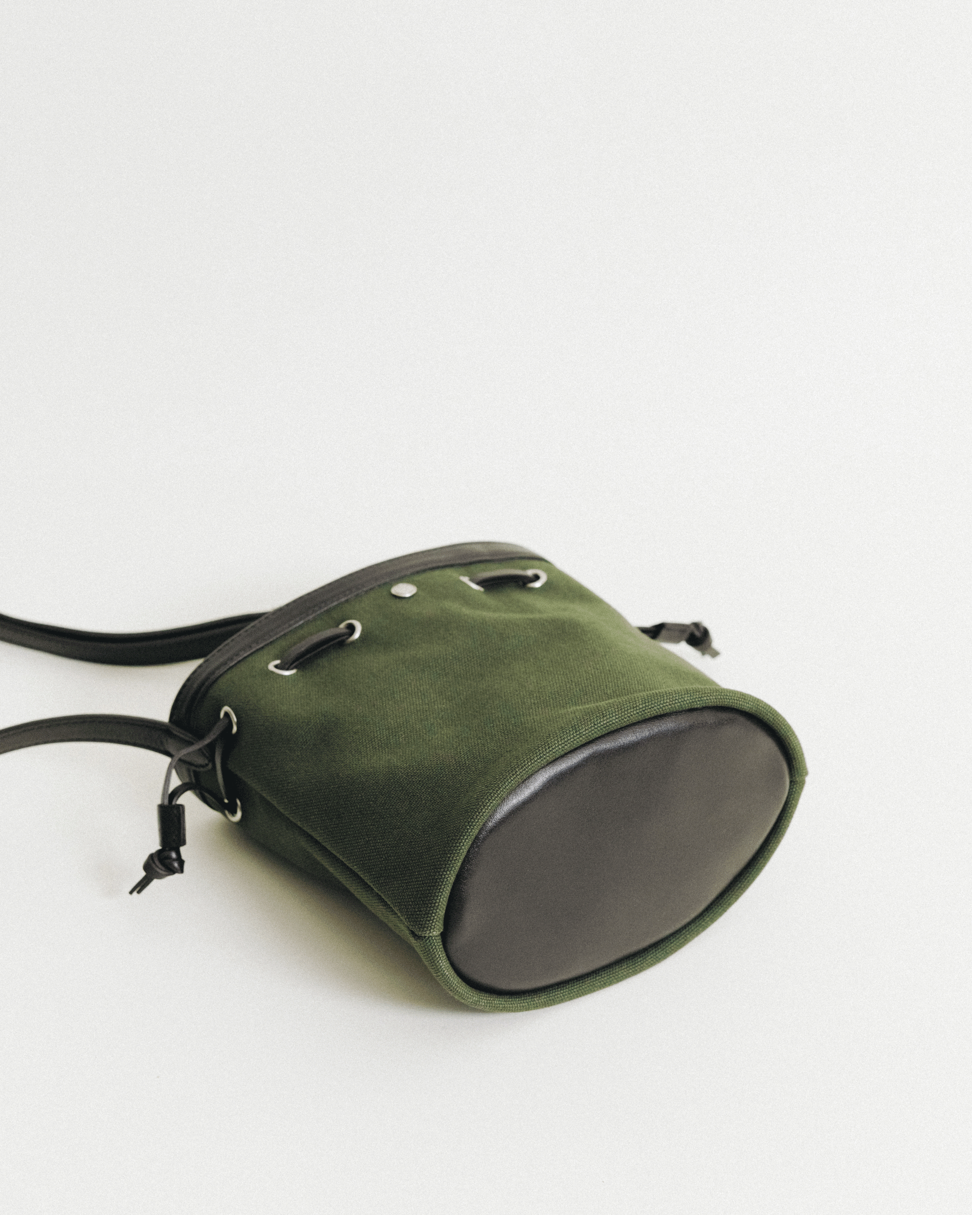 SAC COQUILLE BUCKET MINI KHAKI