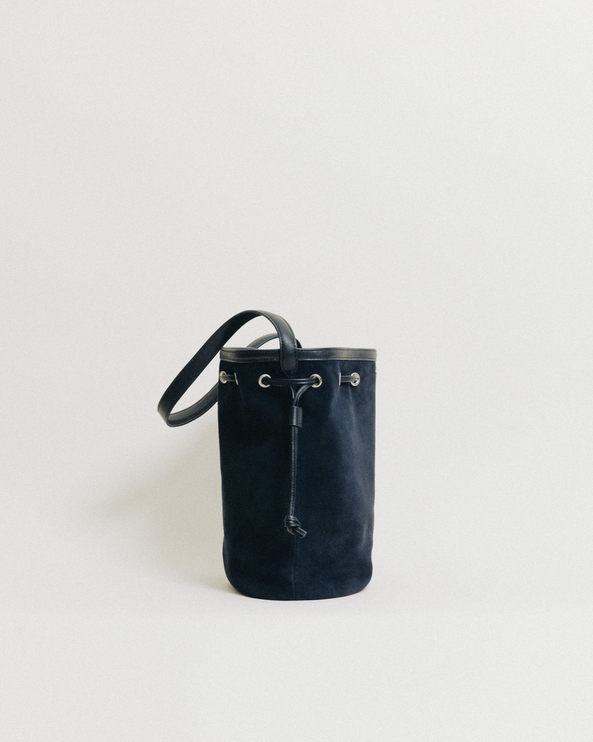 SAC COQUILLE BUCKET SUEDE NAVY