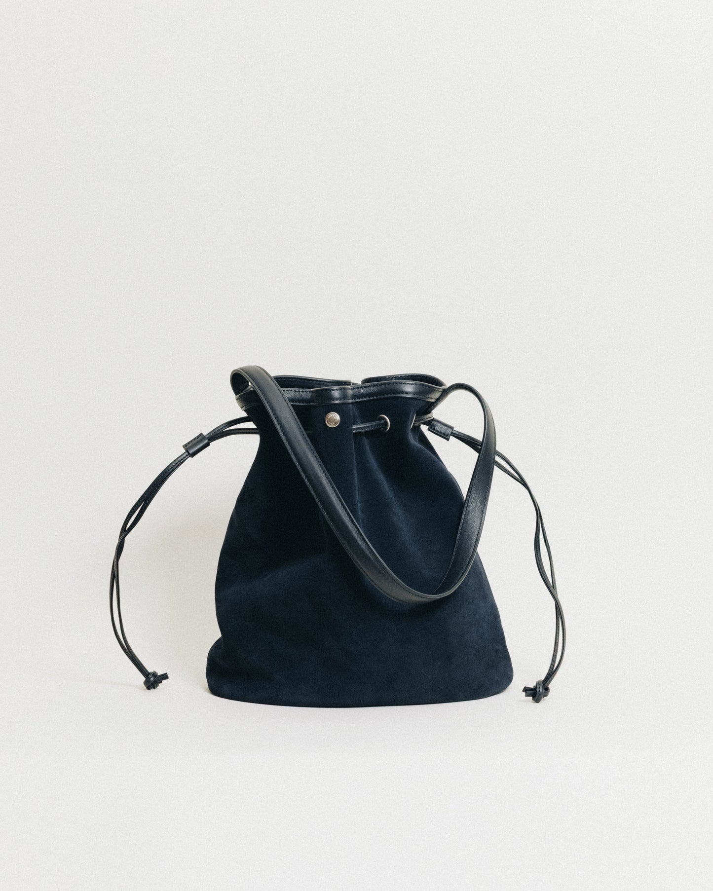 SAC COQUILLE BUCKET SUEDE NAVY