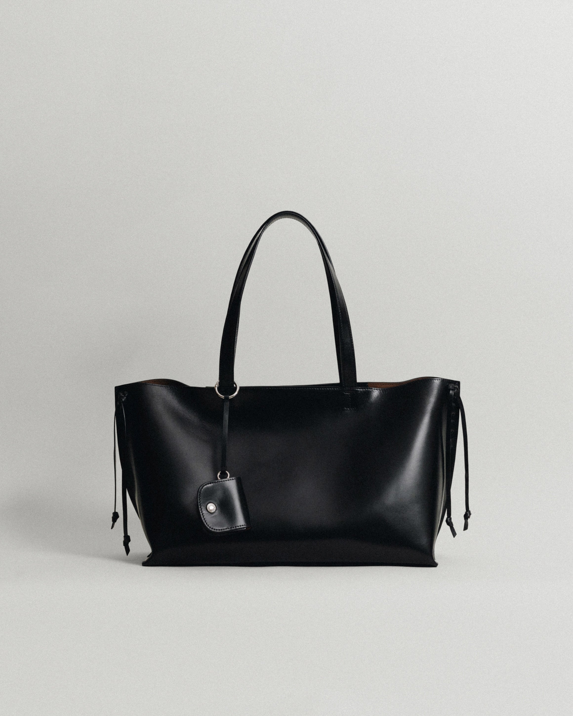 TOUT Y EST トレセバッグ ブラックL SAC TRESSÉ BLACK – TOUT Y EST EN