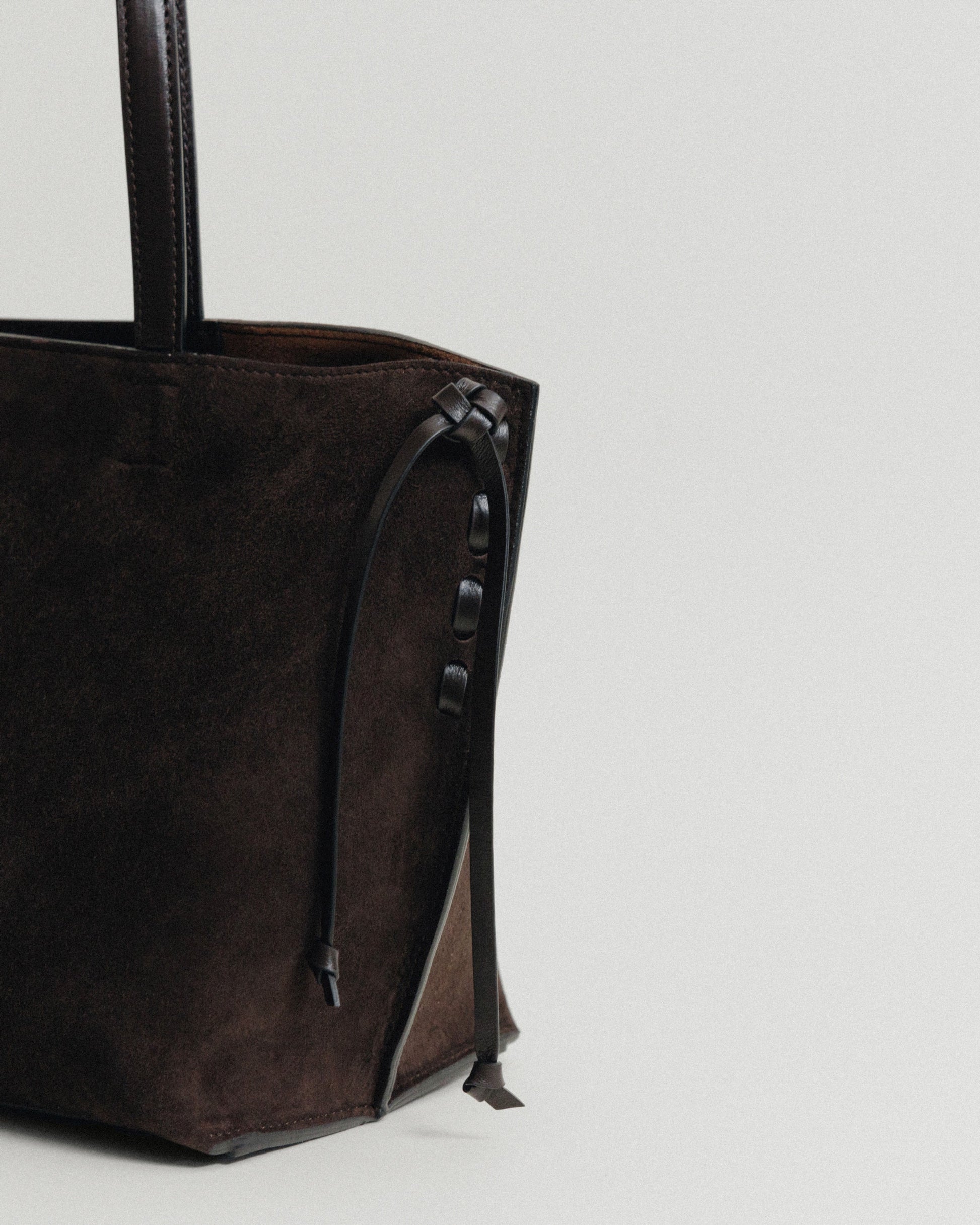 SAC TRESSÉ SMALL SUEDE BROWN