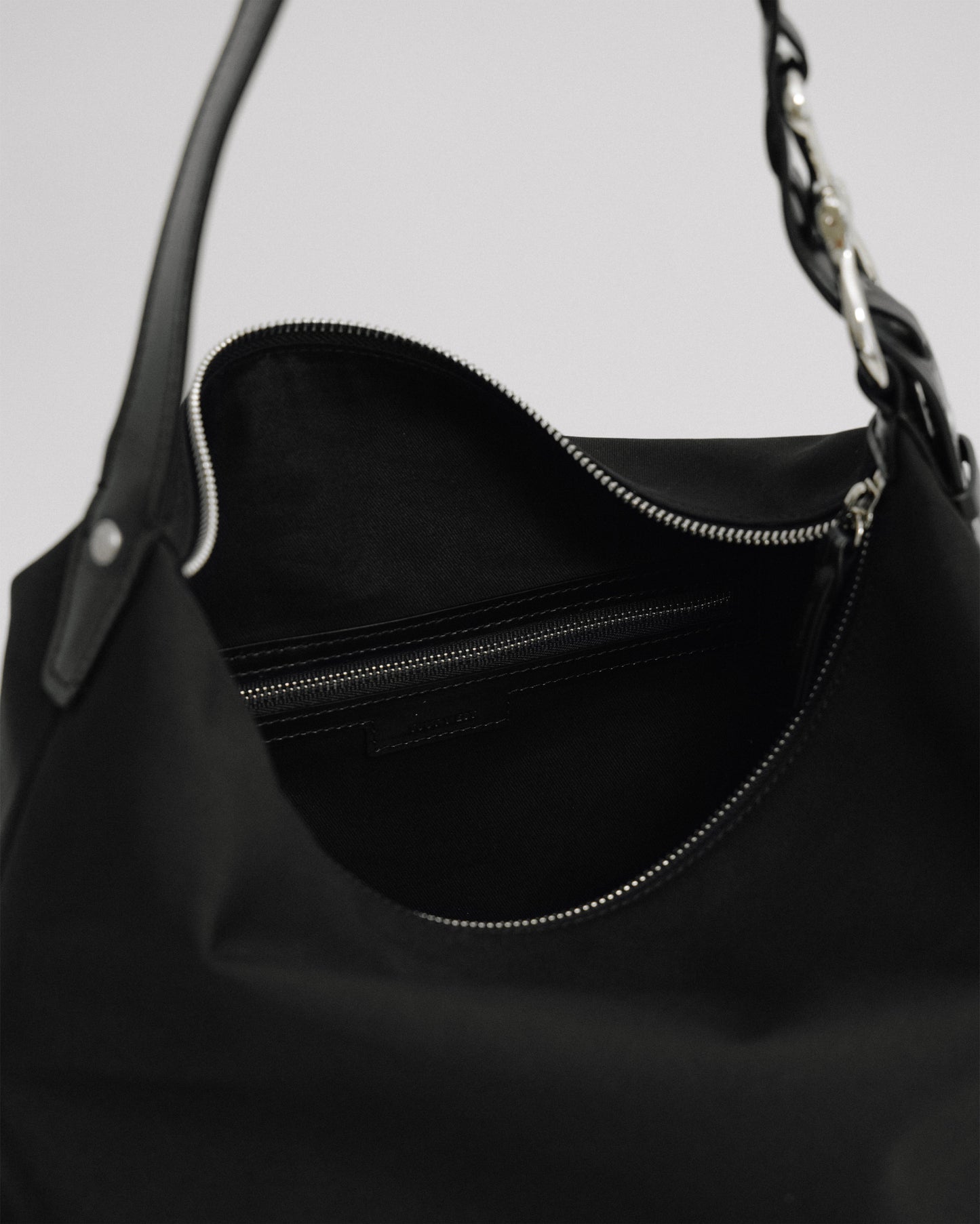 SAC TRESSÉ HOBO TOILE BLACK
