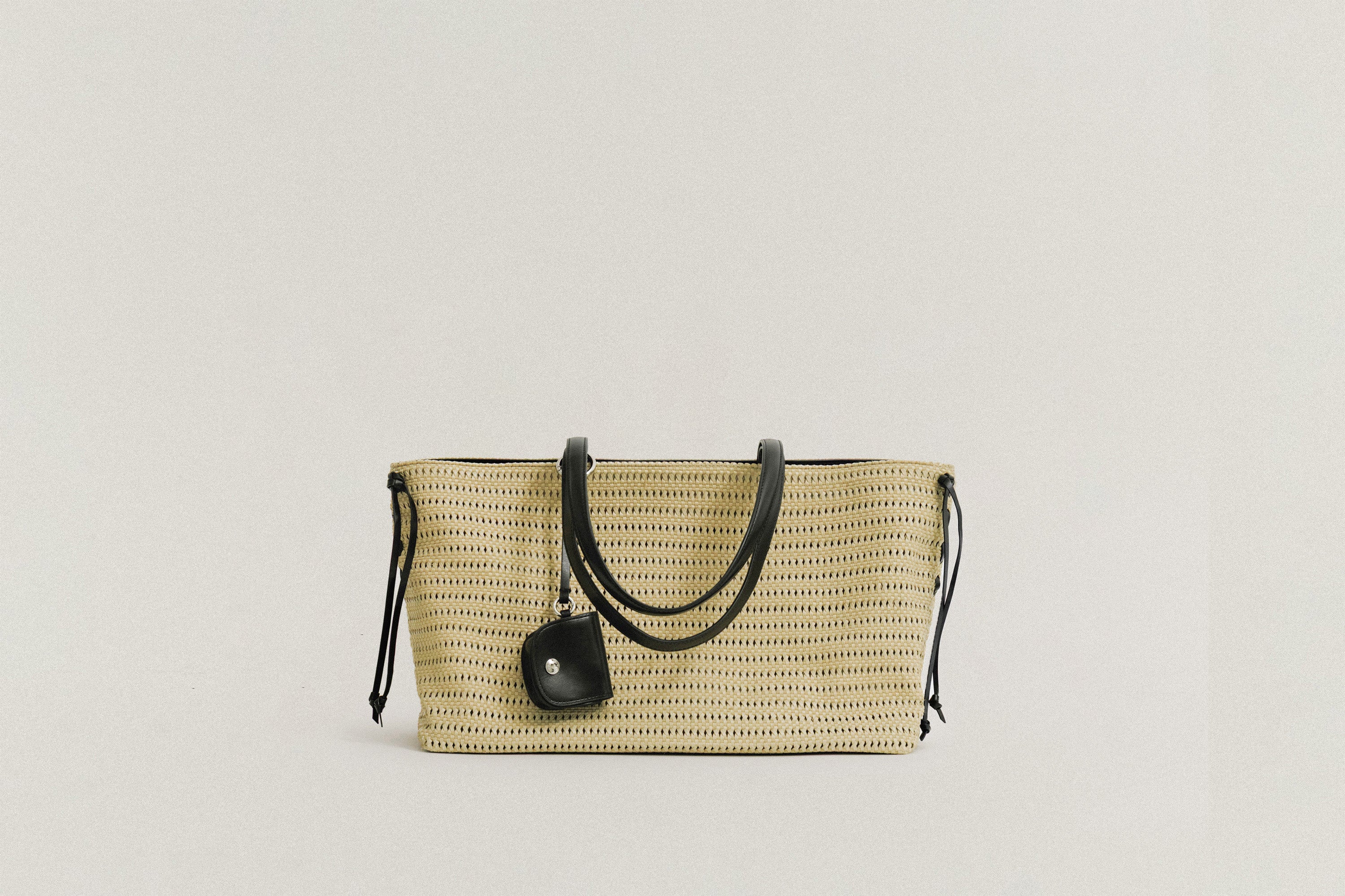BAGS – TOUT Y EST EN