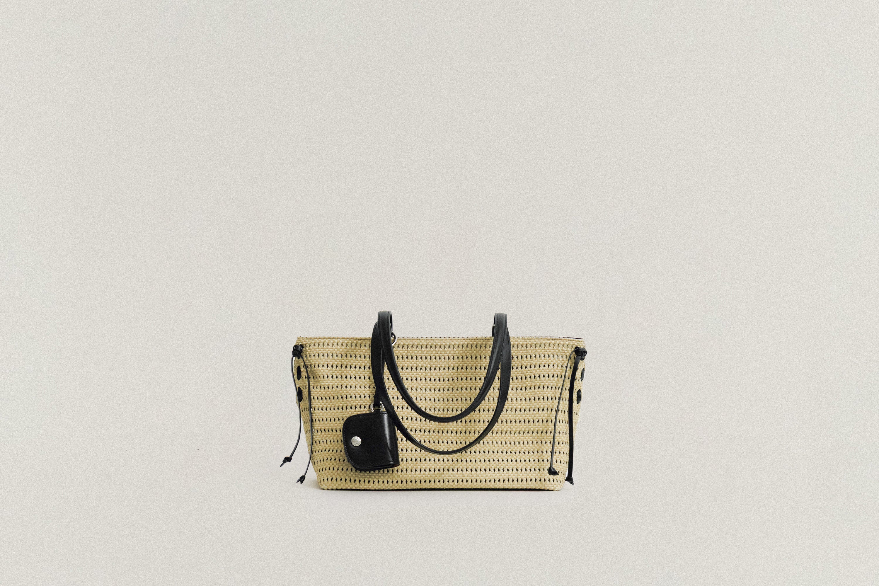 BAGS – TOUT Y EST EN